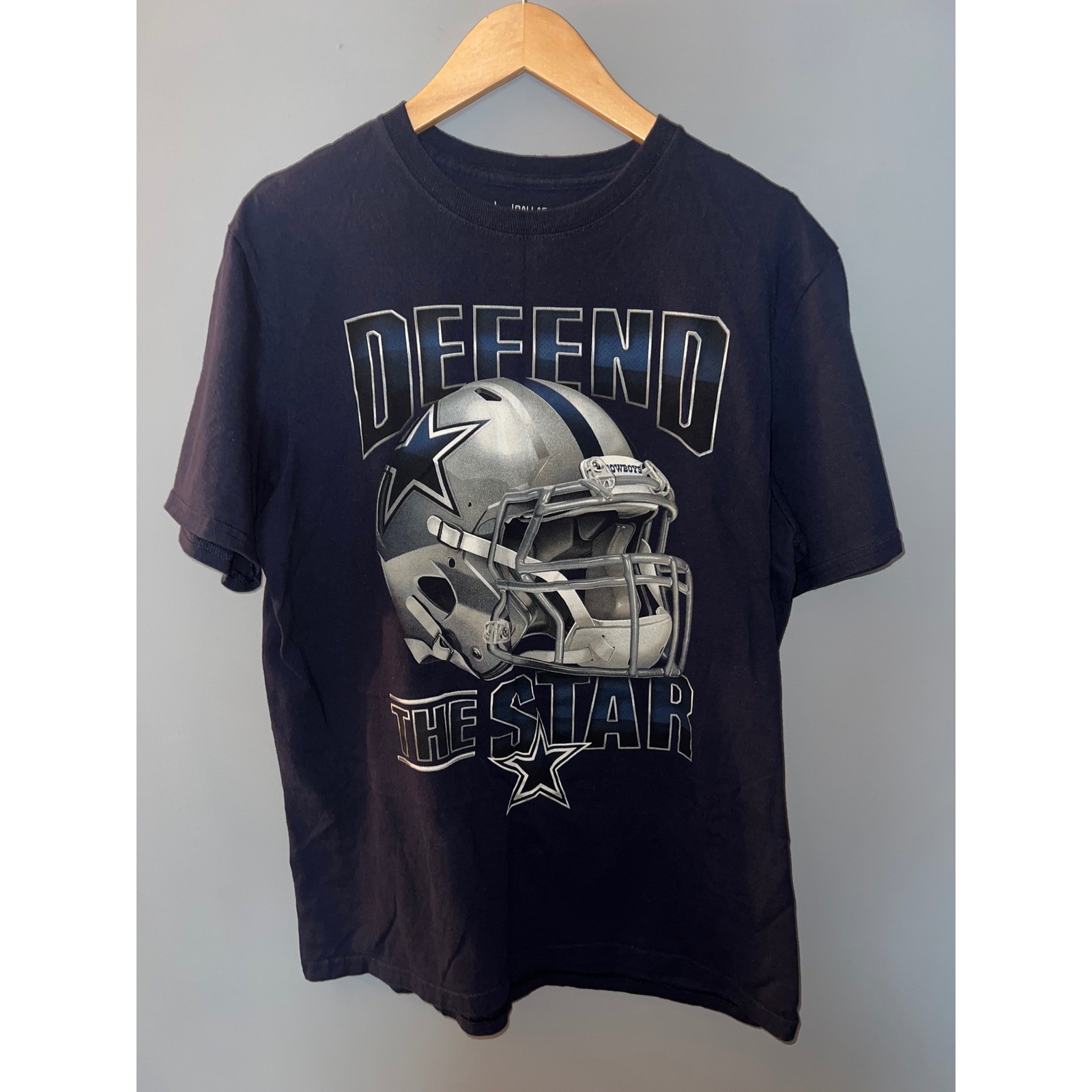 Dallas Cowboys Mens Navy Blue Defend The Star Helmet Graphic T-Shirt Size L gallery