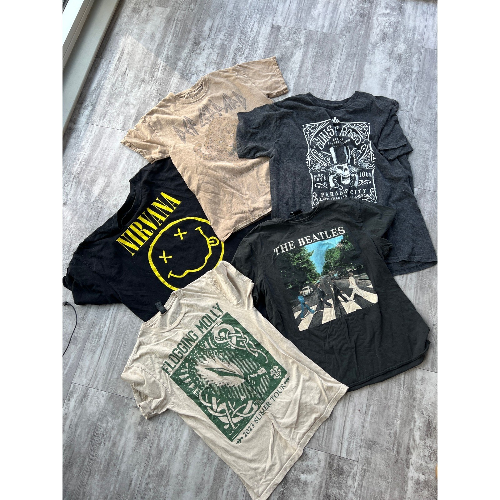 25pc Graphic Band Tee Lot Nirvana AC/DC Snoop Dogg Biggie Smalls Beatles Rock gallery