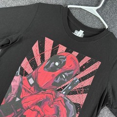 Deadpool T Shirt Mens M Medium Black Marvel Comics Graphic Heart Sign Zuni Tee