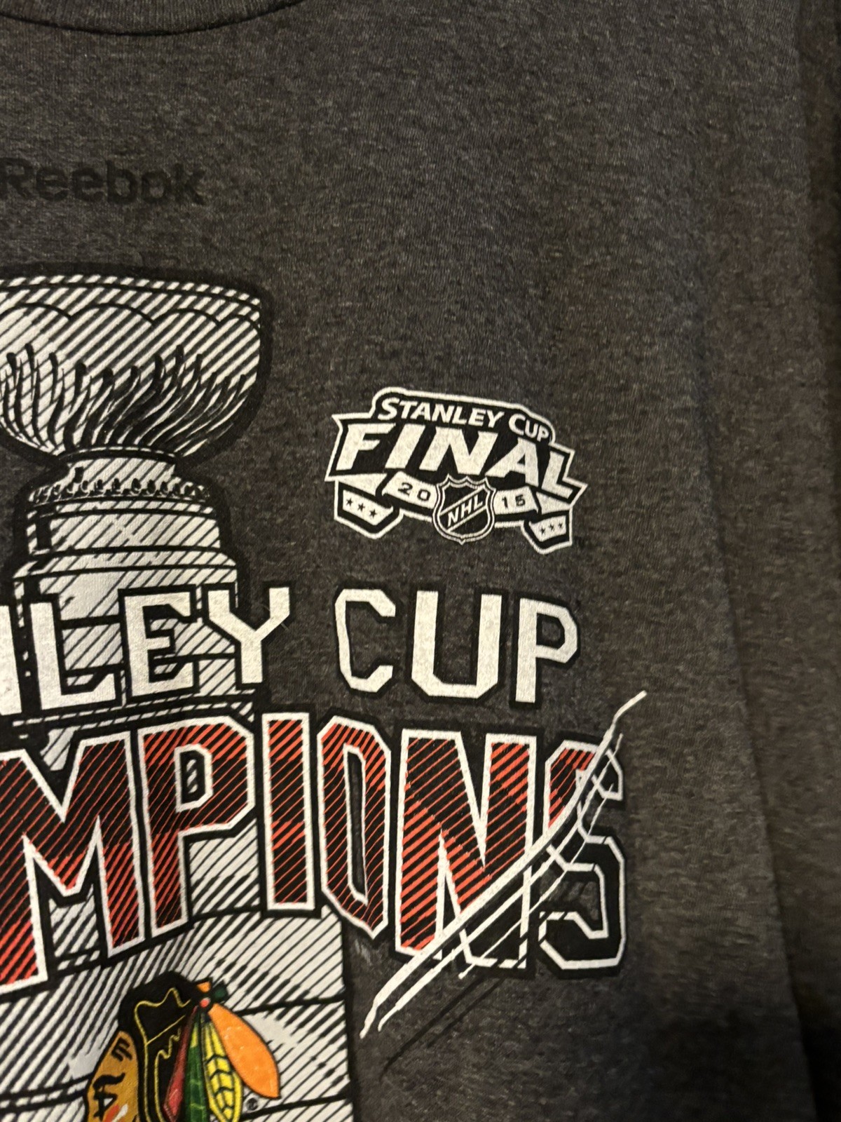 Reebok Chicago Blackhawks NHL Stanley Cup Champions 2015 Mens XL Grey T-Shirt gallery