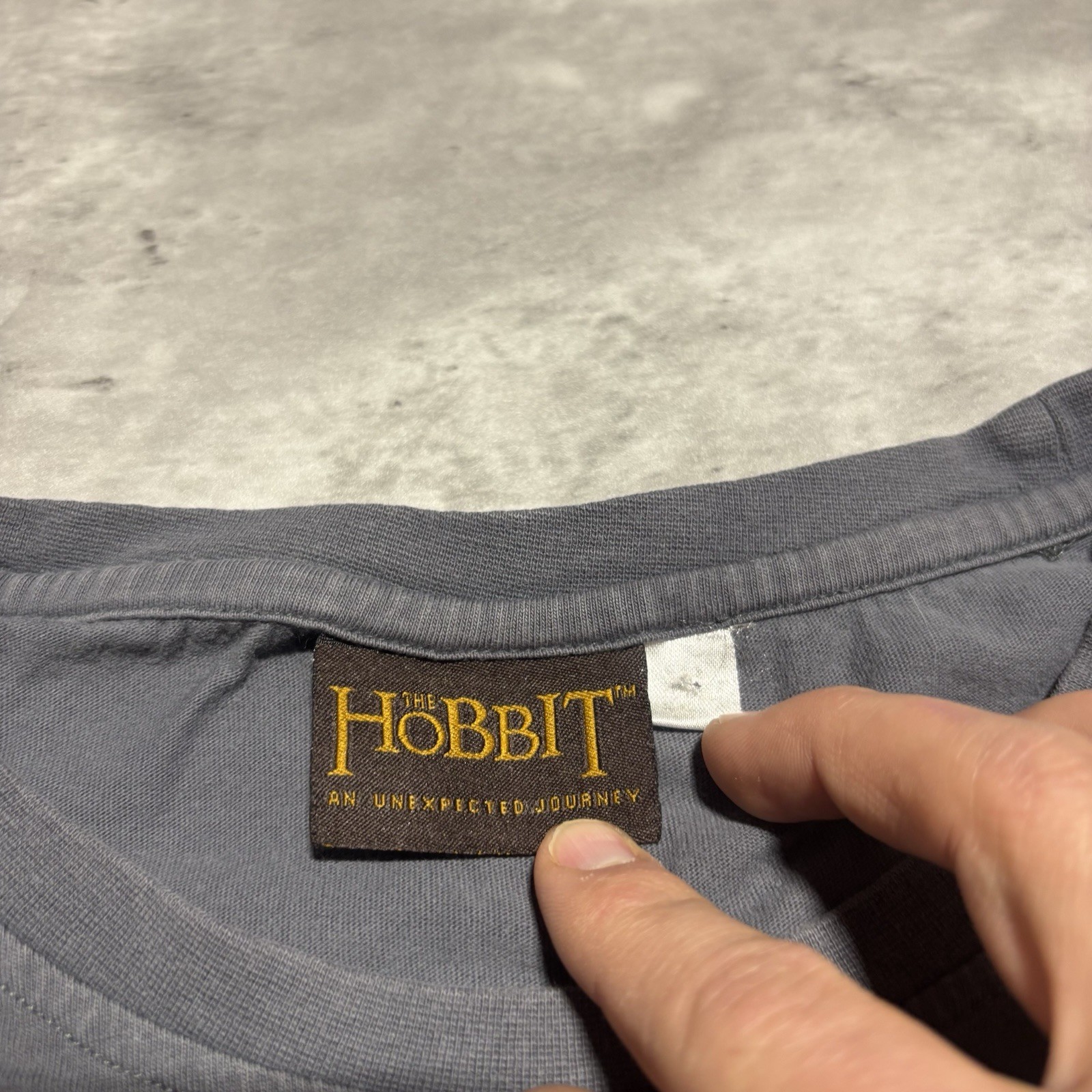 The Hobbit Unexpected Journey Shirt Men's XL Gray Cotton Y2K Movie Promo gallery