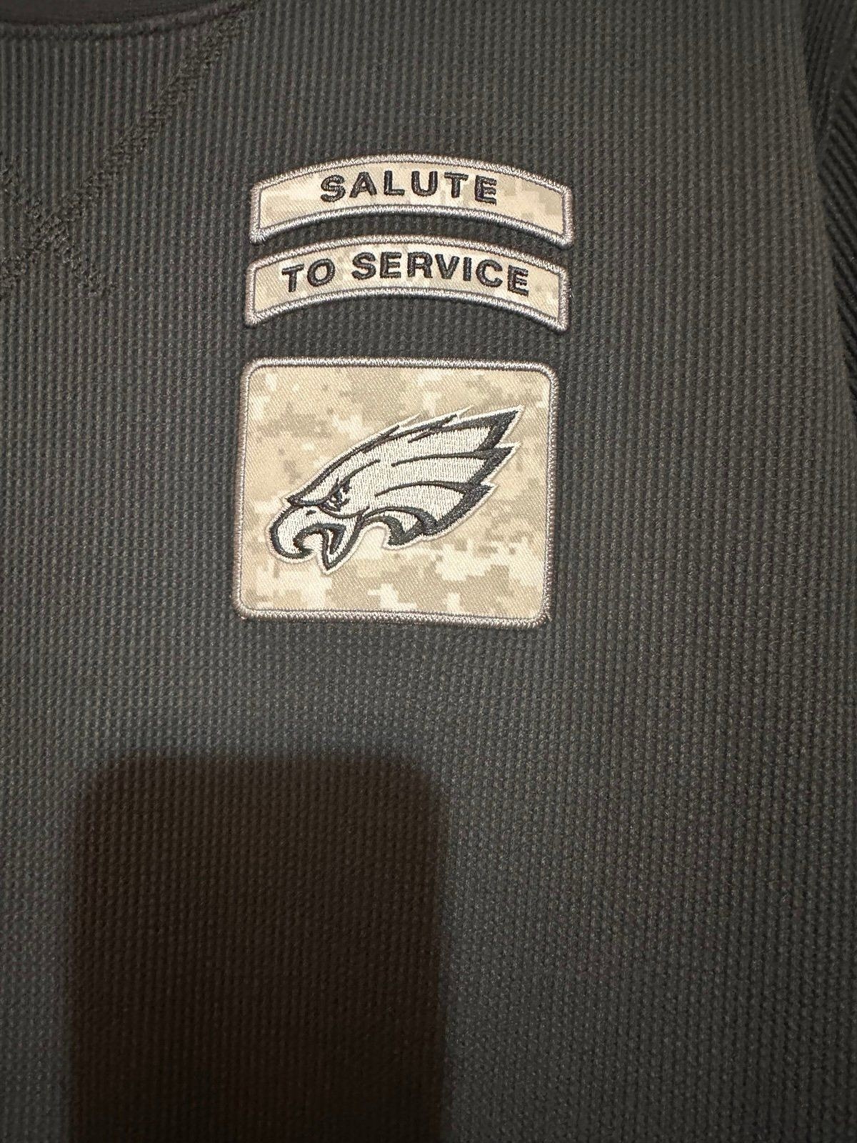 Nike Shirt Mens Large Gray Thermal Salute To Service Philadelphia Eagle’s NFL gallery