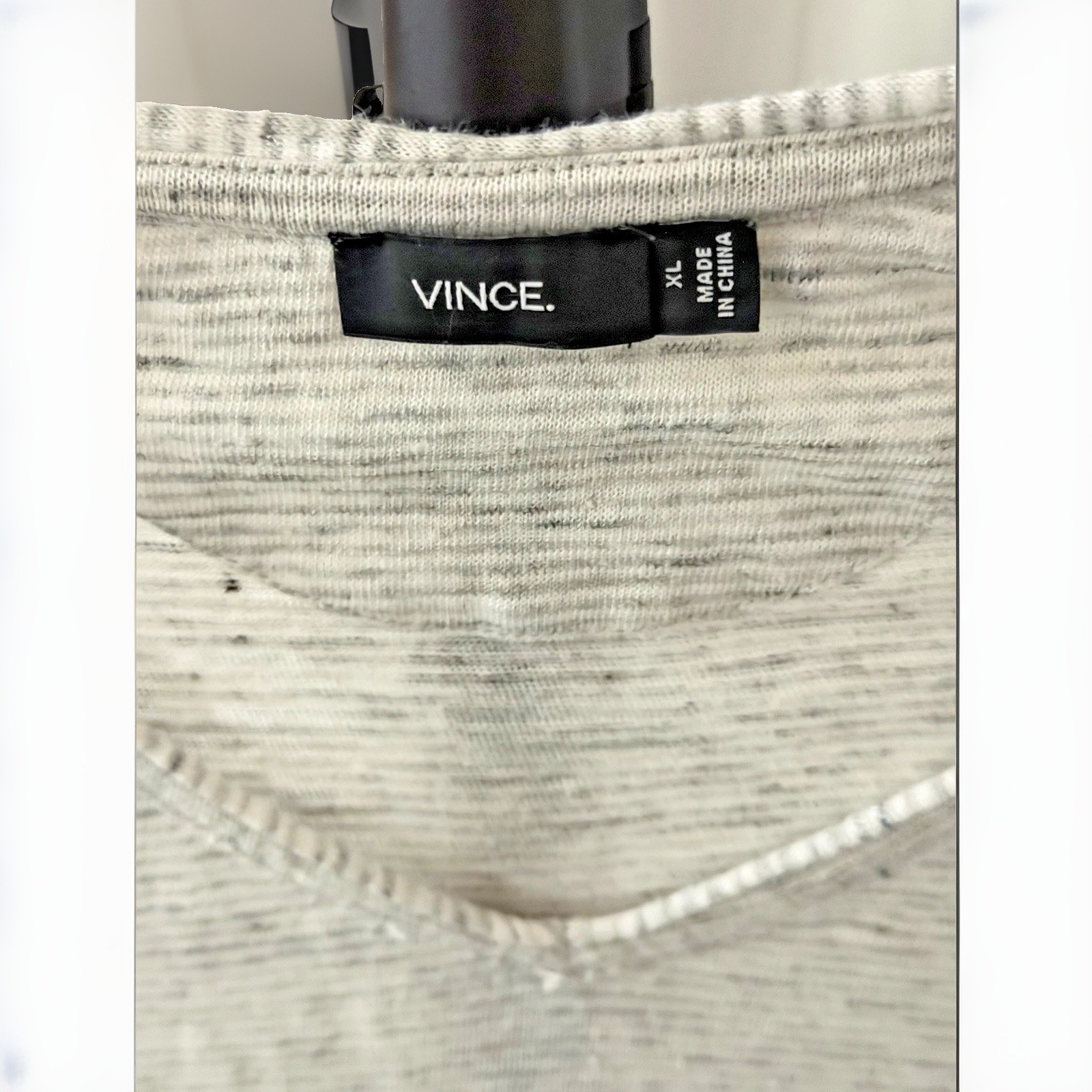 Vince 100% Linen Light /Grey T-shirt, Size Men’s X-Large gallery