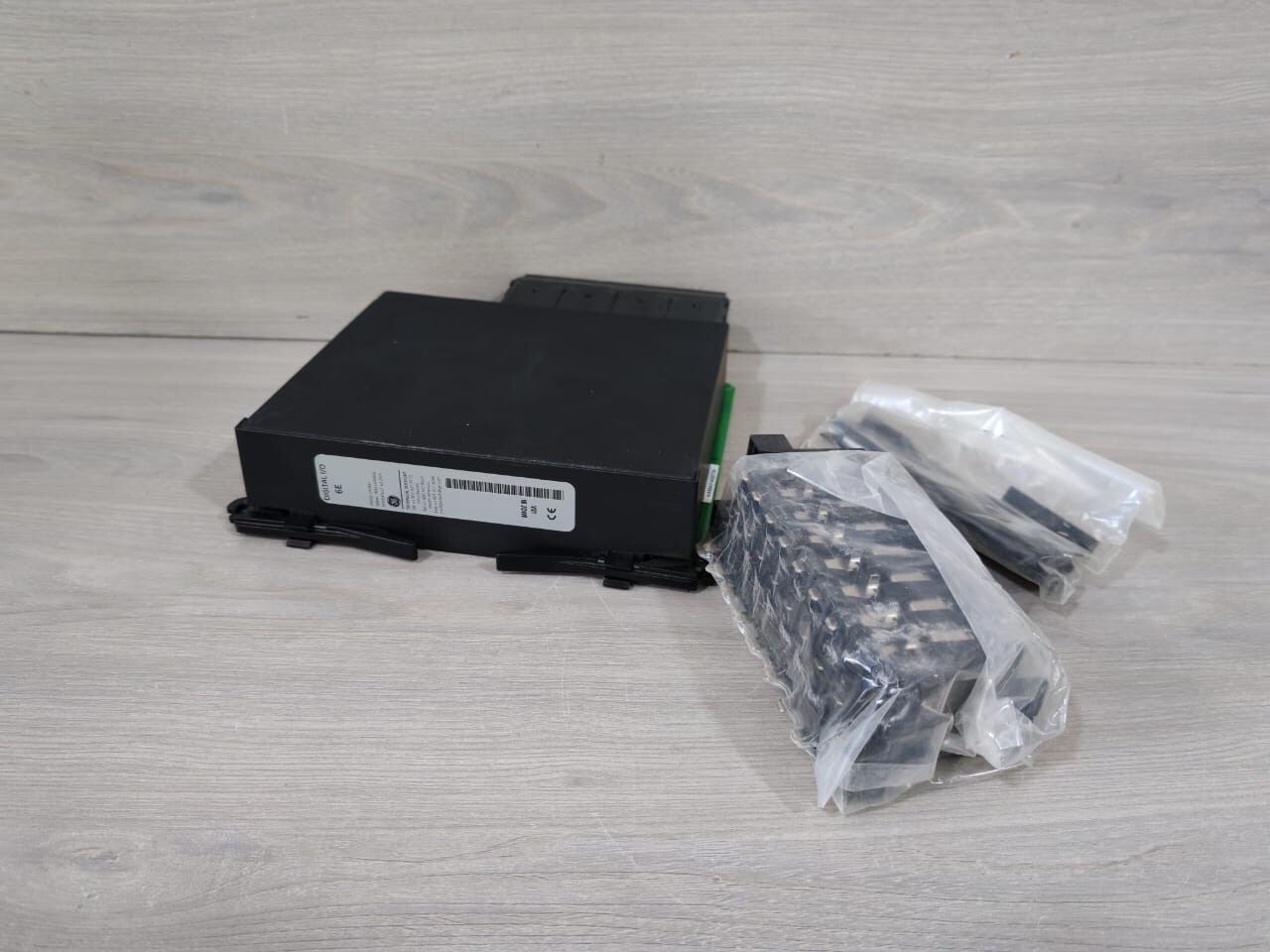 GE MULTILIN UR6EH DIGITAL I/O 6E MODULE- WITH FILTHY BOX