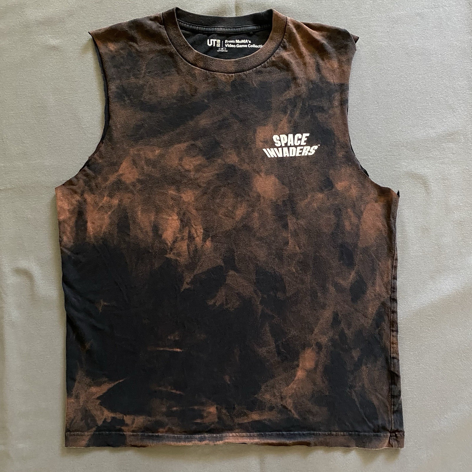 Uniqlo MoMa Space Invaders Tank Top Mens M Black Bleach Dye Cut Sleeves gallery