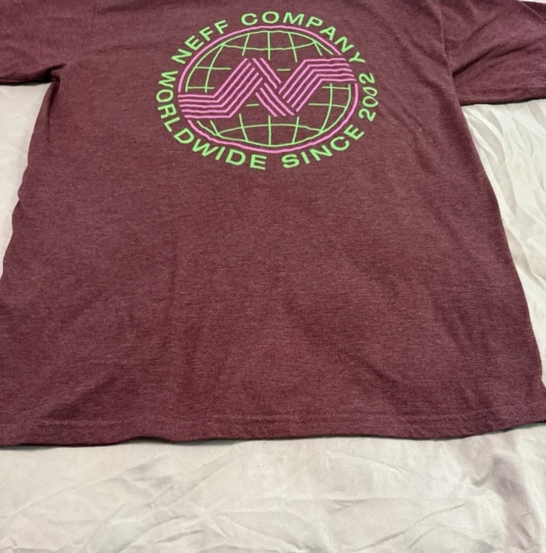 Neff Geometric Graphic Tee T-Shirt Red Burgundy Men's Medium gallery