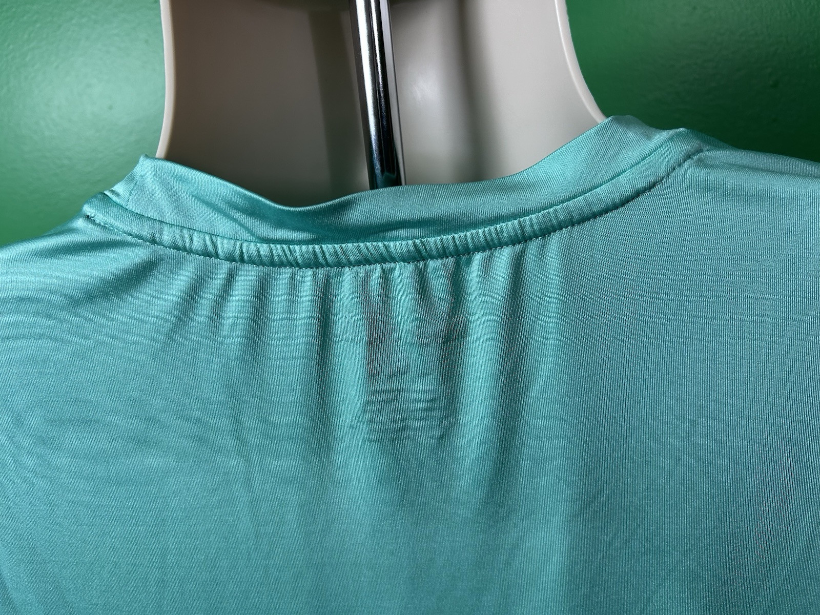 REEBOK Spellout T-Shirt Large Turquoise Polyester/Spandex Lightweight NICE!! gallery