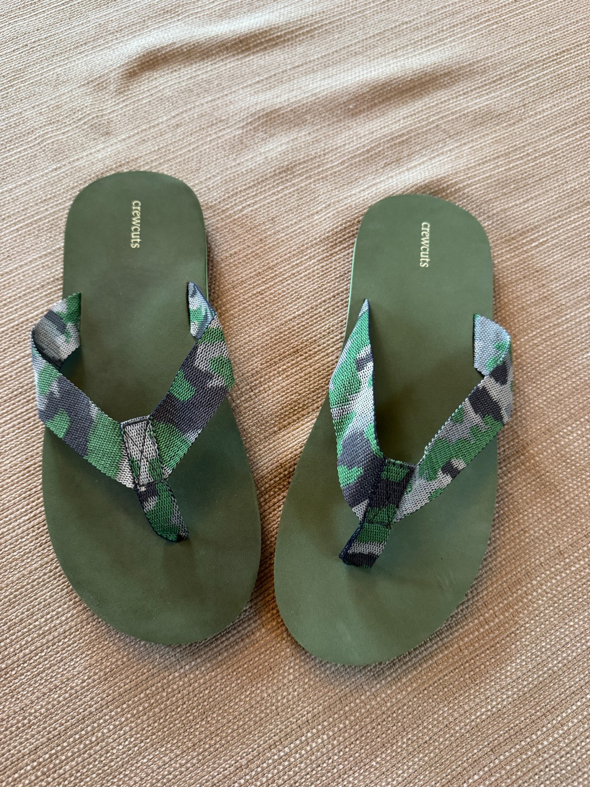 J Crew Kids crewcuts CAMO Flip Flop Sandals Boys Size K6 Green Print NWOT