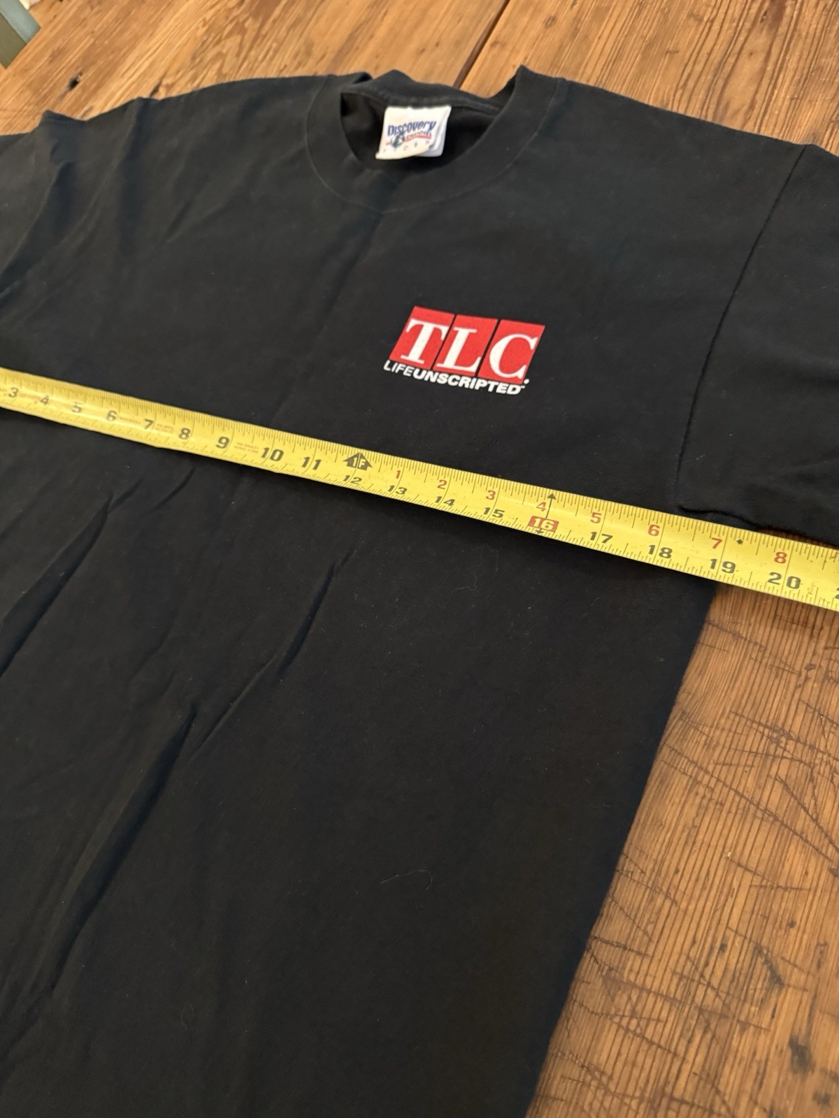 Vintage Trading Spaces TLC Discovery Channel Store T-Shirt Sz Medium gallery