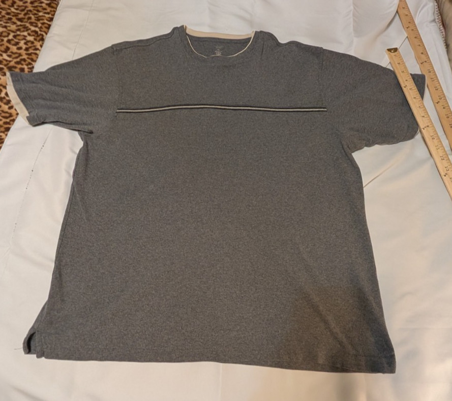 Van Heusen Short Sleeve T Men’s XL Layered Cuffs Pullover Crew Neck Cotton Gray