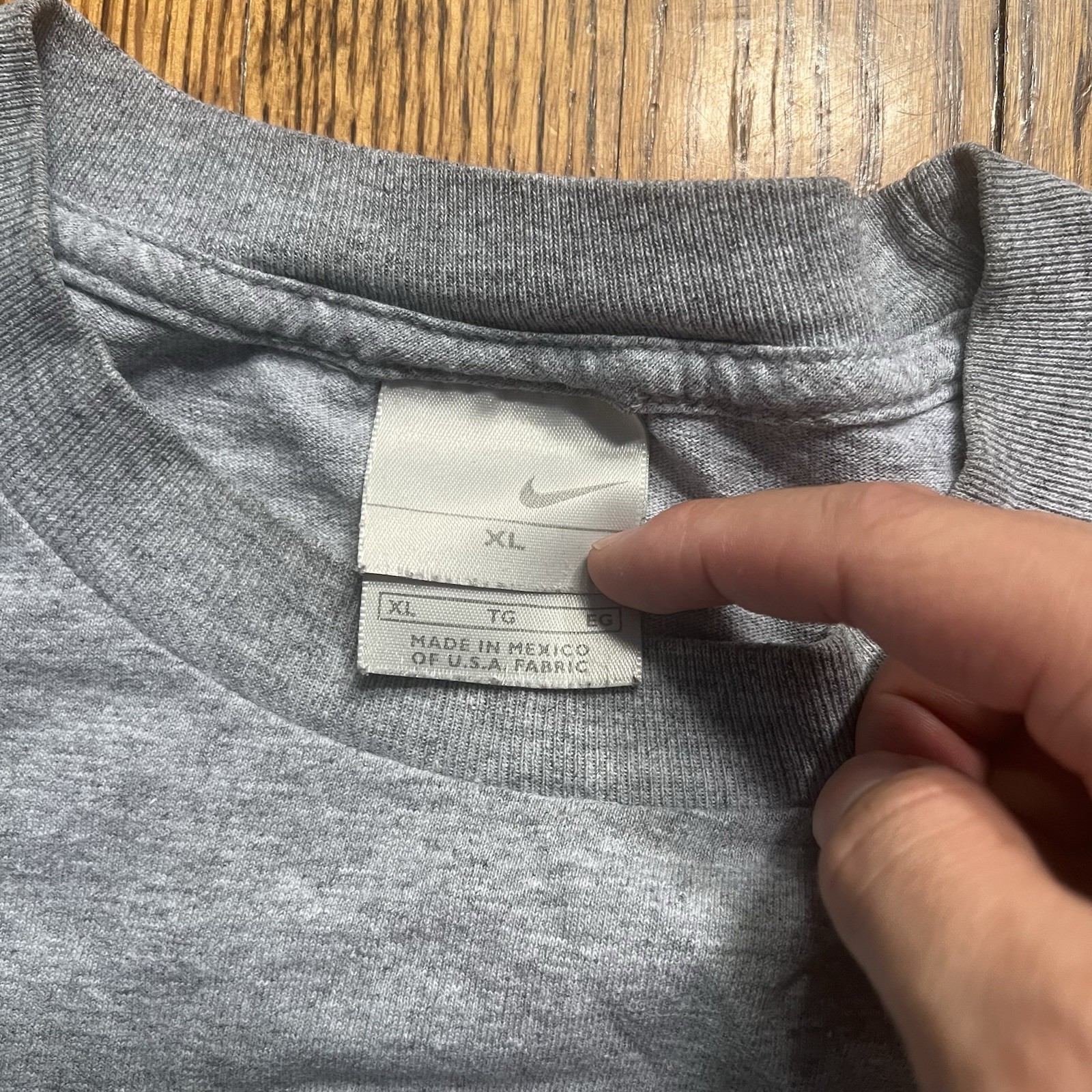 Nike Men's Gray Solid Logo Crew Neck Short Sleeve Cotton Knit T-Shirt Size XL gallery