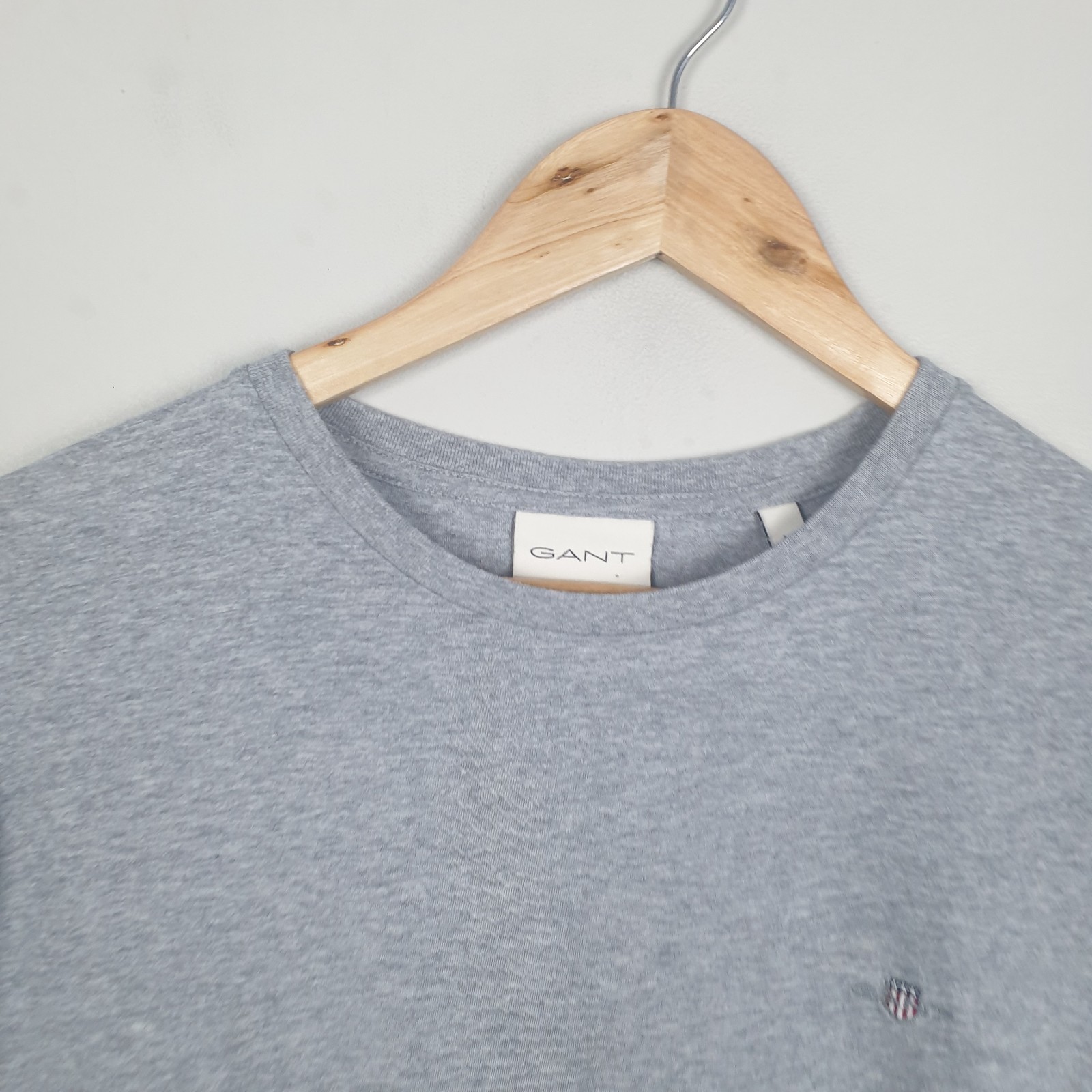 Gant T Shirt Mens Medium Grey Shield Logo Classic Preppy Casual Minimalist gallery