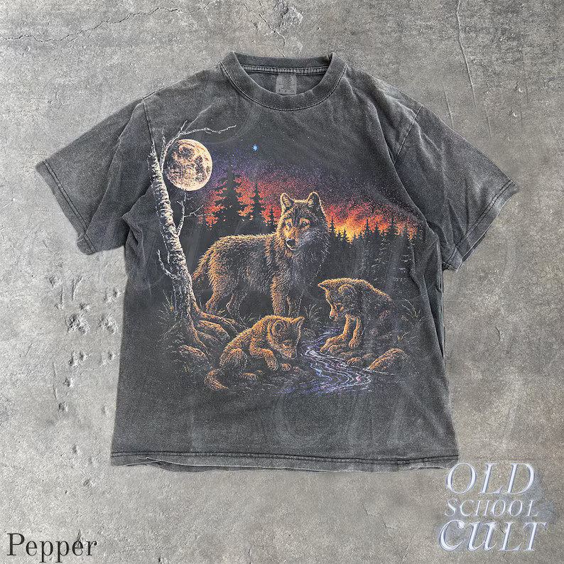 Vintage Wolf Pack Comfort Tee Animal Nature Wildlife