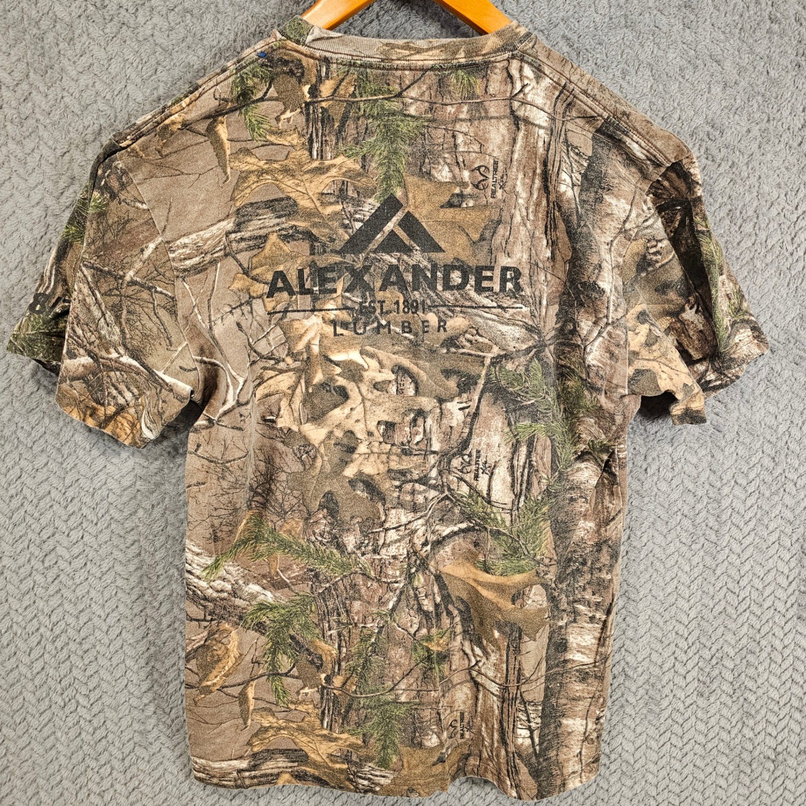 Russell Outdoors Mens Realtree Camo Alexander Lumber Graphic T-Shirt Large Brown gallery