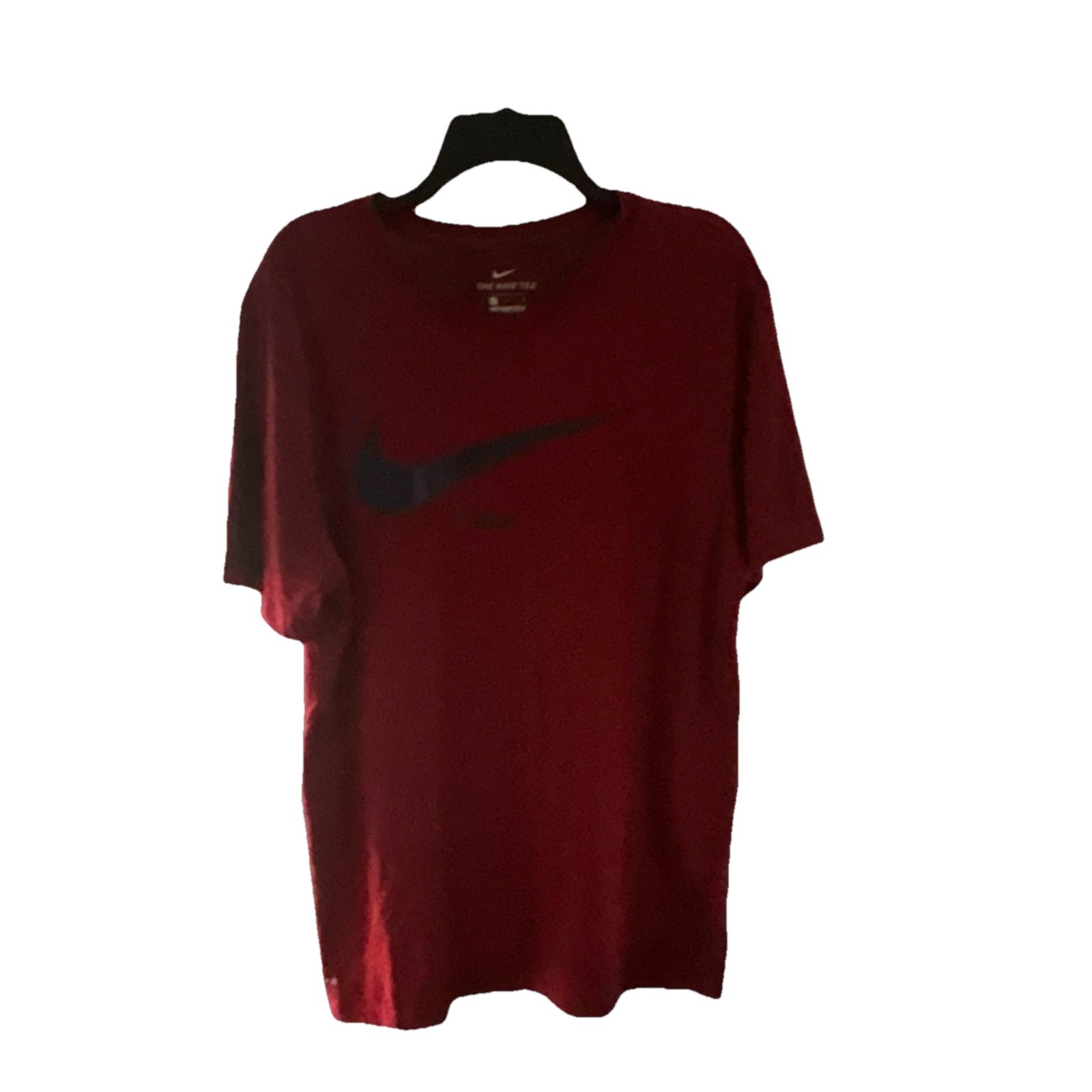 Nike The Nike Tee Dri-FIT Red Graphic Logo Men’s Short Sleeve T-Shirt Size L