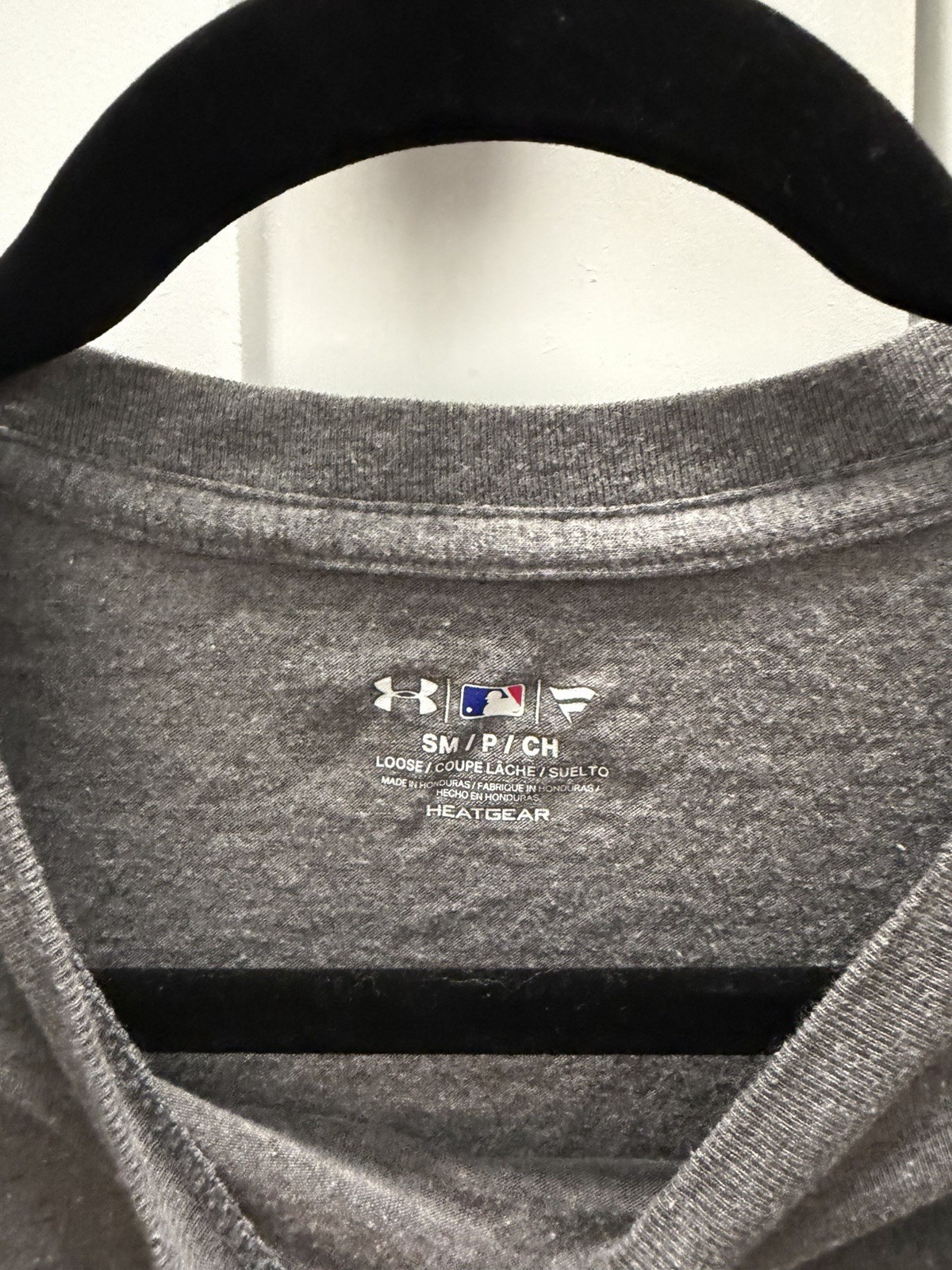 Under Armour Yankees Logo Gray Men’s T-Shirt Size S gallery