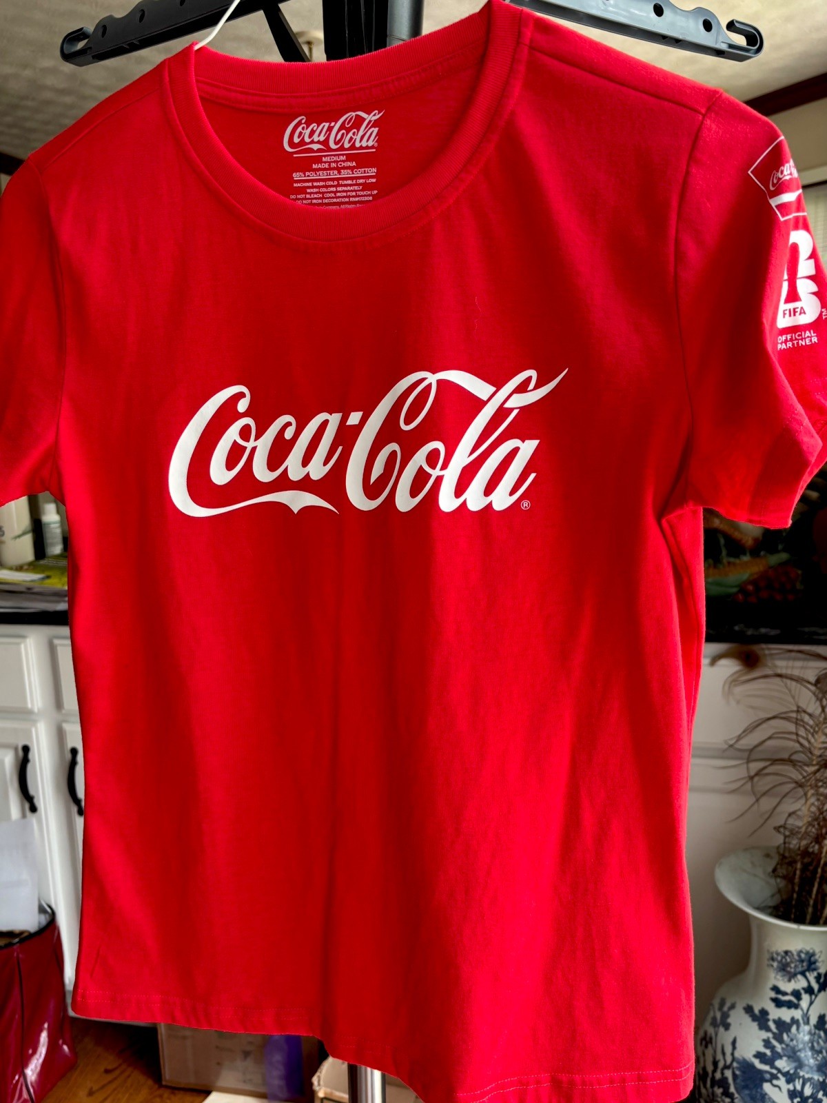 Coca-Cola Men’s Red FIFA 2026 Official Partner Graphic Logo Medium Size