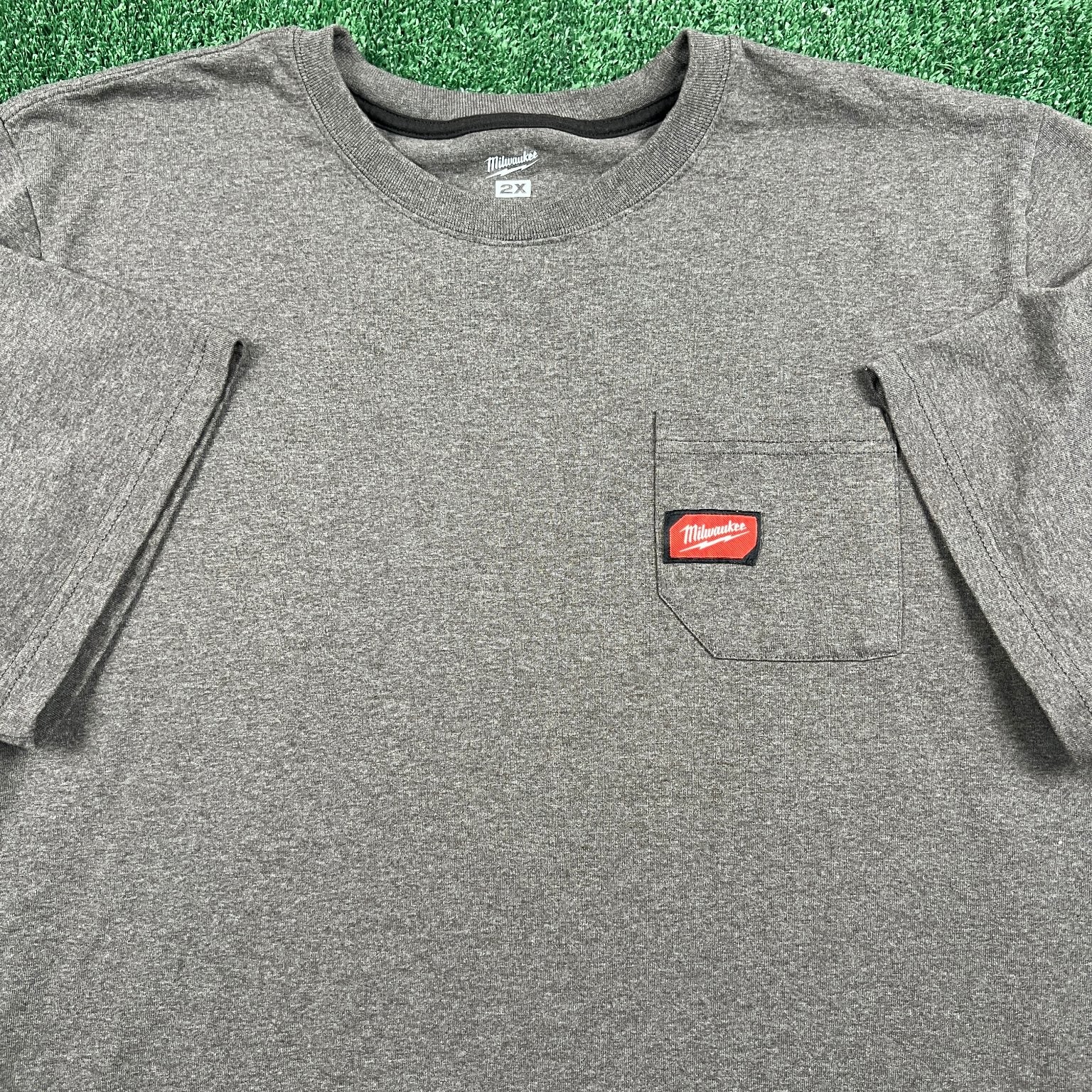 Milwaukee T-Shirt Men’s 2XL Gray Short Sleeve Pocket Workwear Crewneck Cotton