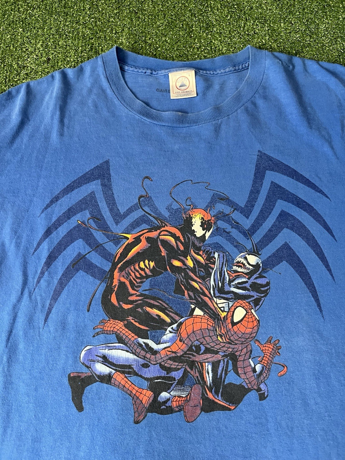 Rare vintage Spiderman vs carnage blue marvel tshirt size L great condition
