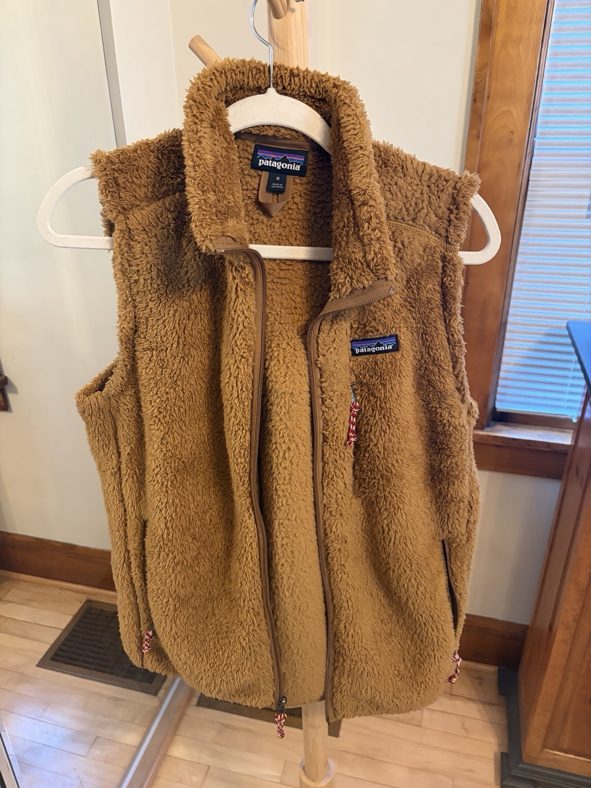 Patagonia Los Gatos Men’s M Brown Full Zip Vest with Pockets, Logo gallery