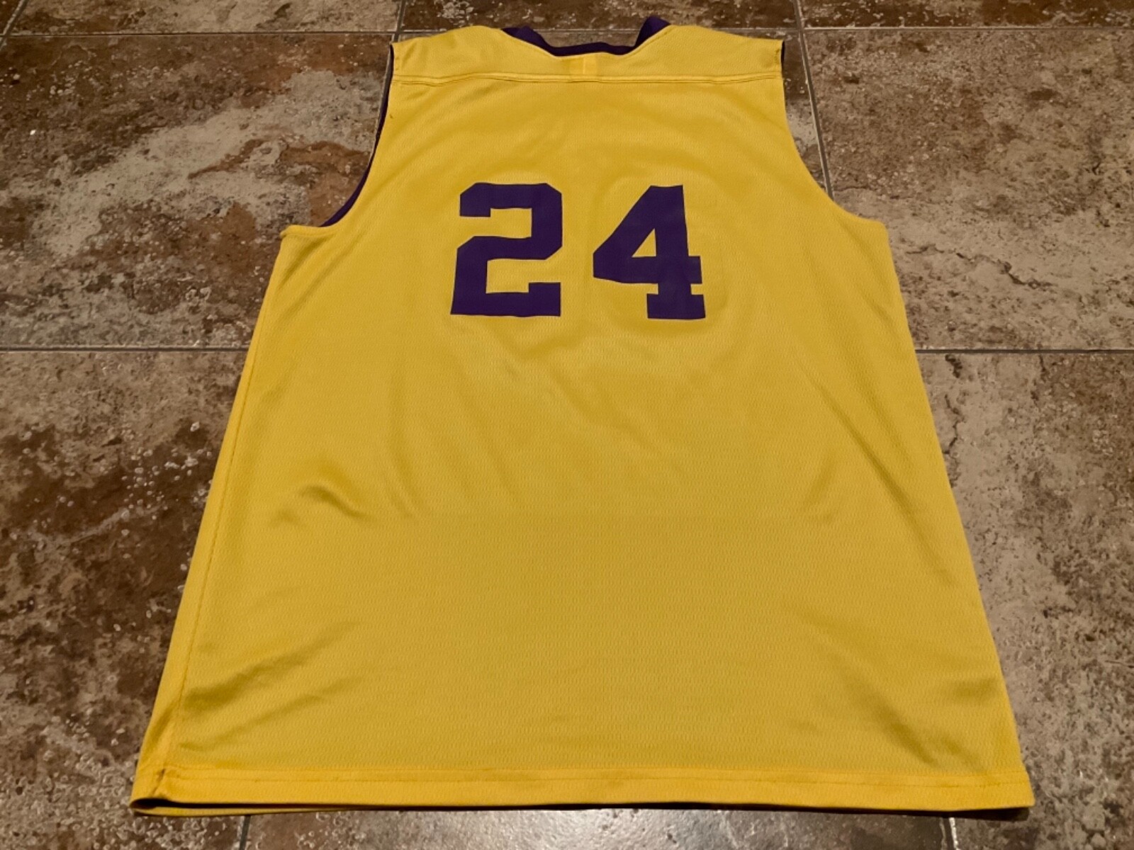 ALLESON ATHLETICS LAKERS #24 KOBE BRYANT REVERSIBLE MESH JERSEY ( MENS MEDIUM ) gallery