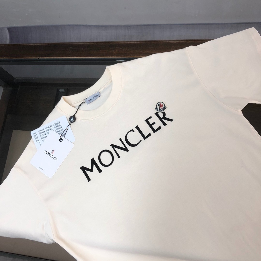 Moncler Unisex Oversized White Classic Crew-Neck Short-Sleeve Shirt M gallery