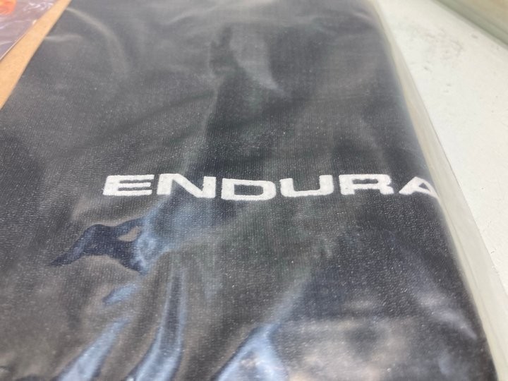 ENDURA MEN'S HUMMVEE S/SLEEVED JERSEY IN BLACK SIZE SMALL RRP £44.99 gallery