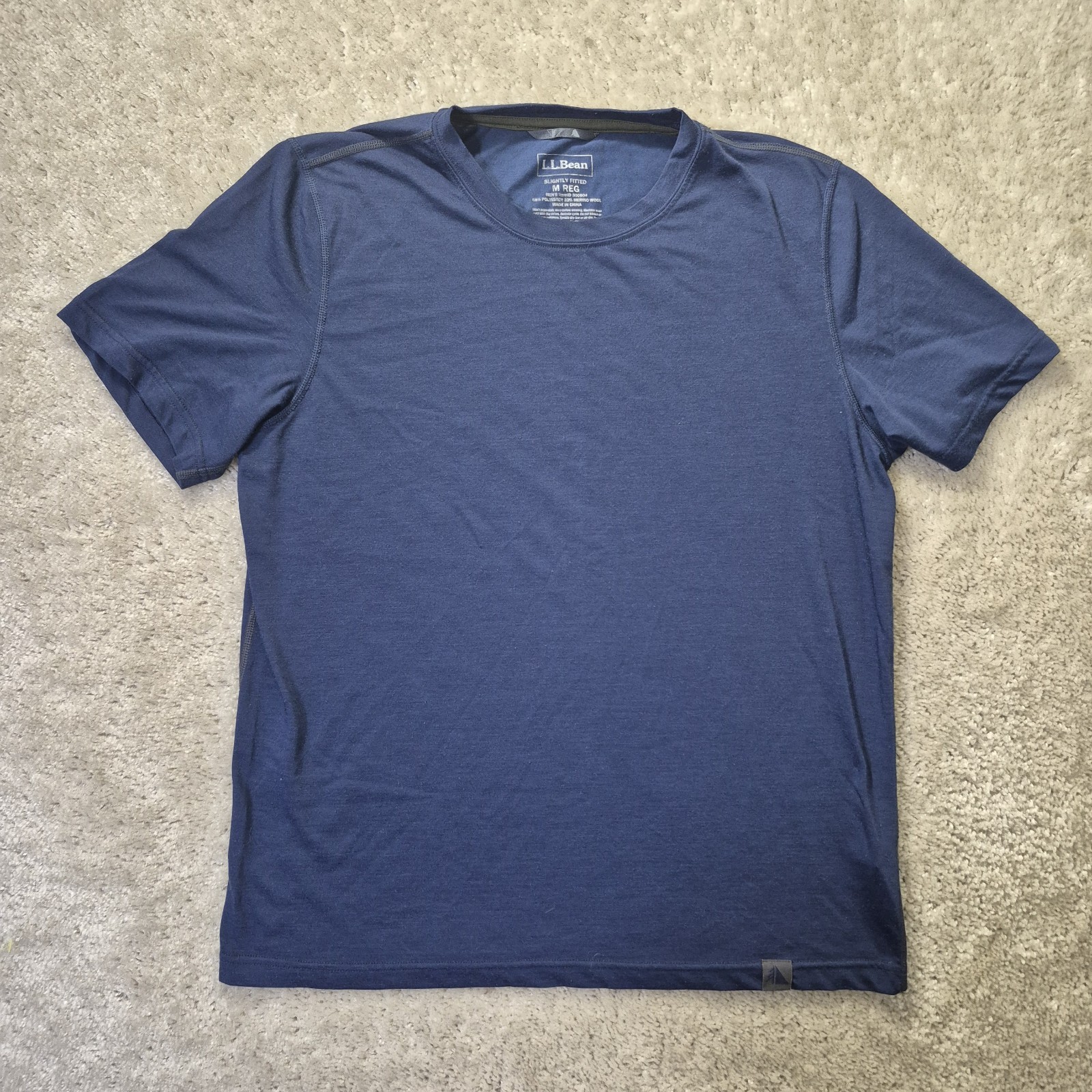 LL Bean Merino Wool Top Mens Medium Slightly Fitted Base Layer Shirt Camp Ski gallery