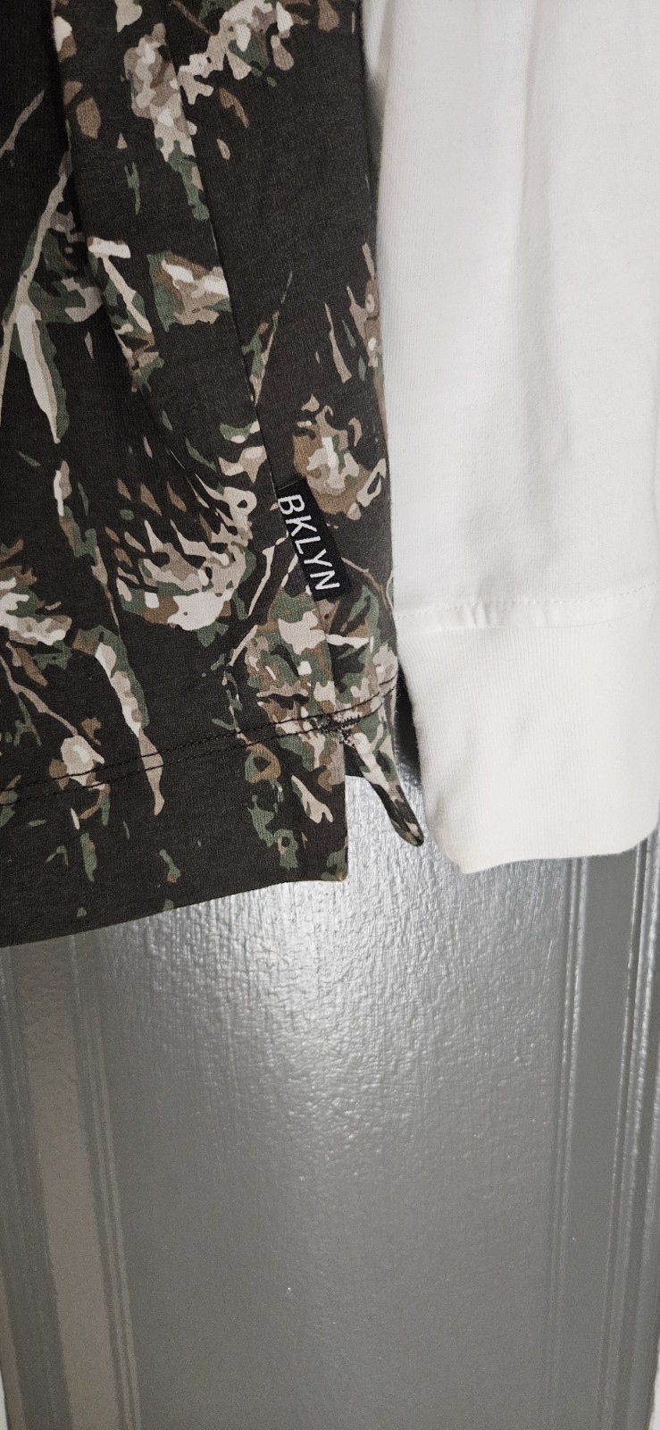 Brooklyn Cloth long sleeve camouflage shirt features a layered design Camo Sz SM gallery