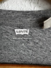 Levi’s Heather Grey Batwing Graphic Tee, Size S