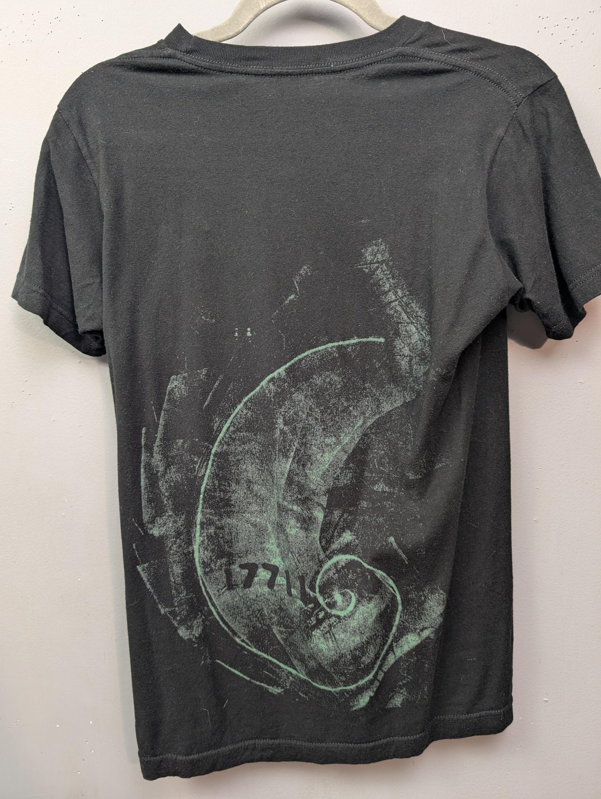 Abstract Spiral Fossil Graphic Shirt Mens Small Black Distressed Tee Tultex gallery