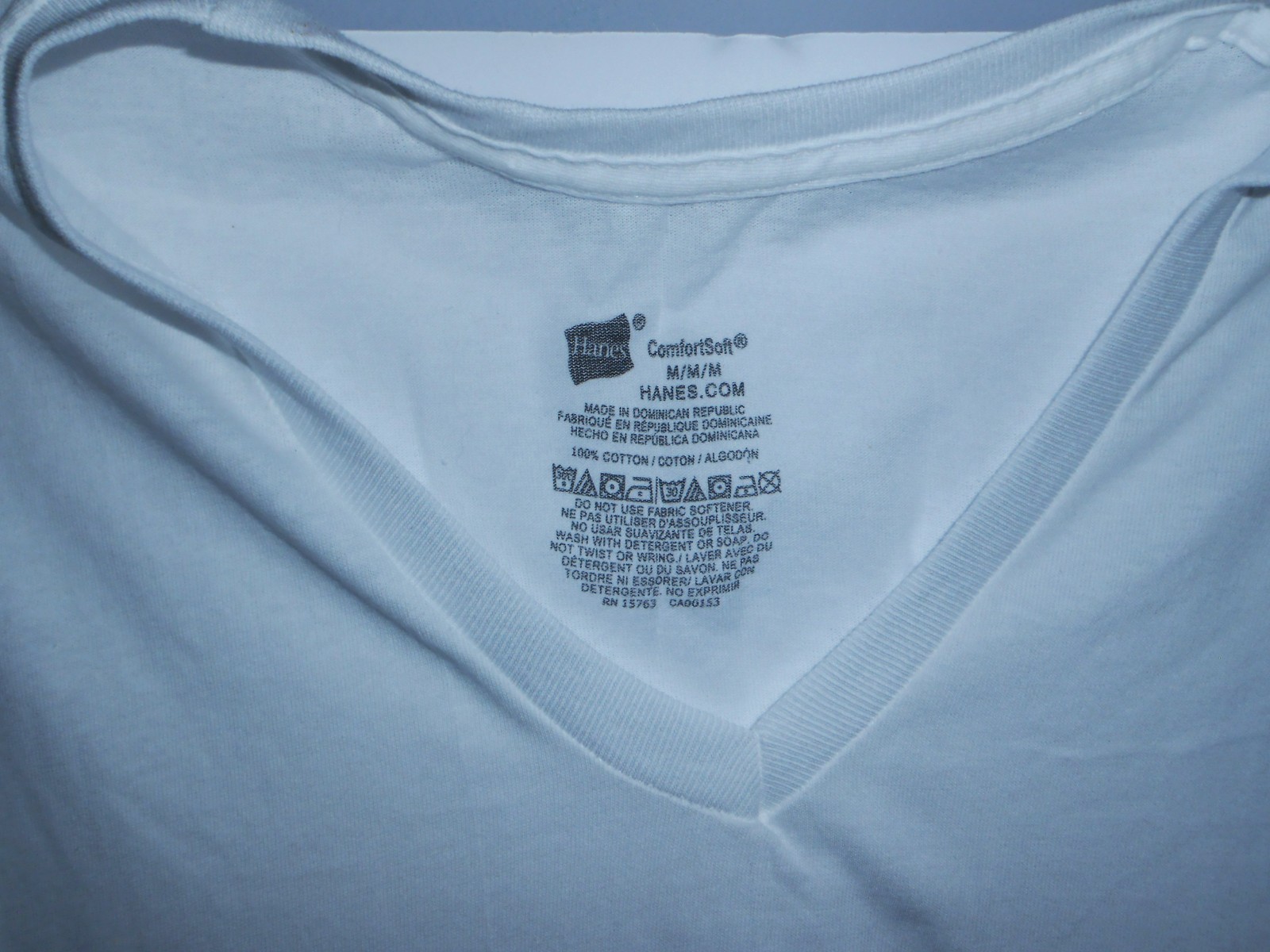 HANES COMFORTSOFT V NECK MENS TAGLESS T SHIRTS MEDIUM LOT OF 3 NEW gallery