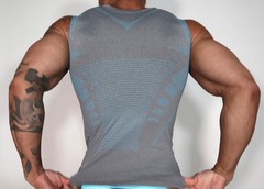 MEN’S SLEEVELESS GRAY COMPRESSION SHIRT SIZE MEDIUM