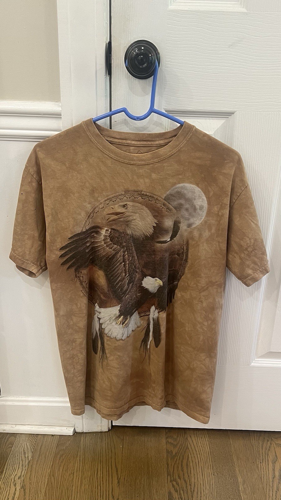 Men’s Graphic The Mountain Brown Wash Eagle Dream Catcher Shirt Size Medium gallery