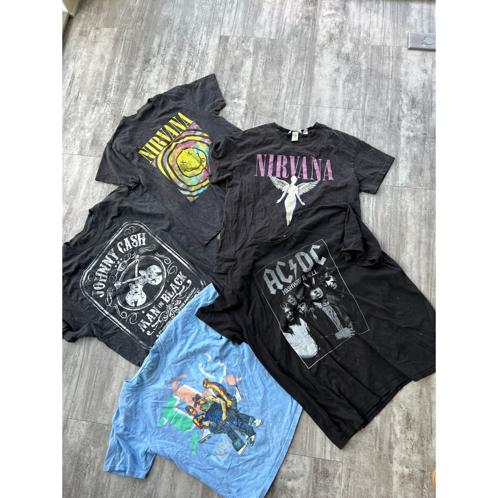 25pc Graphic Band Tee Lot Nirvana AC/DC Snoop Dogg Biggie Smalls Beatles Rock