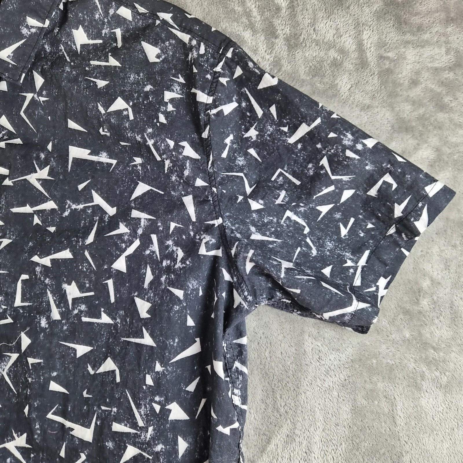 Billabong Garage Collection Shirt XL Black White Abstract Surf Skate Streetwear gallery