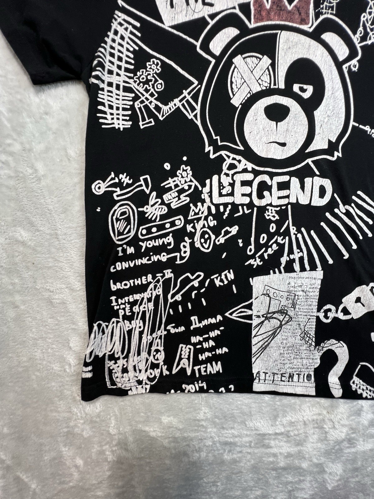 South Pole Black Graffiti Crown Bear Legend Graphic Shirt Size Medium Y2K gallery