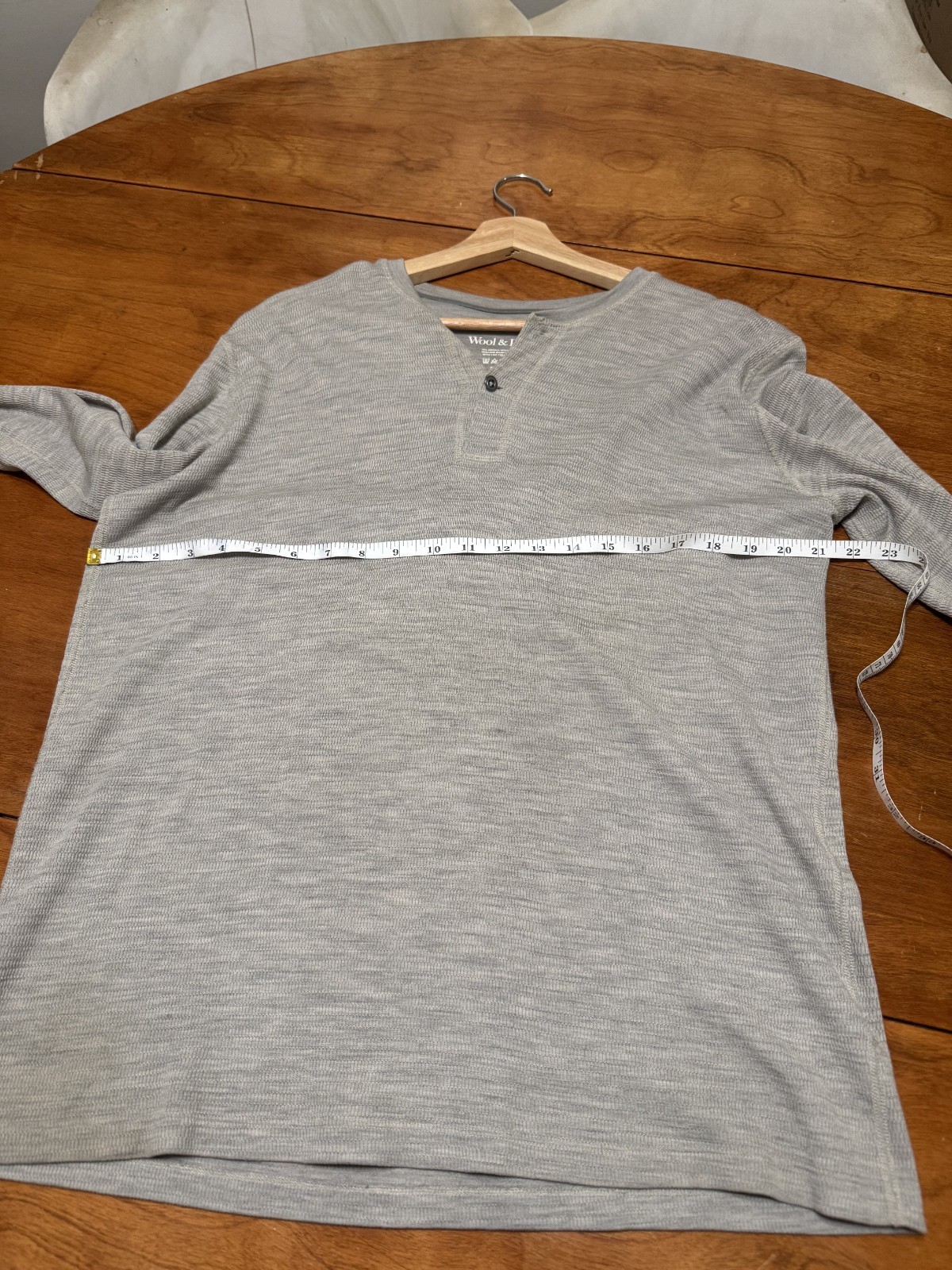 Wool & Prince Large Oatmeal Heather Waffle Henley MSRP $140 gallery