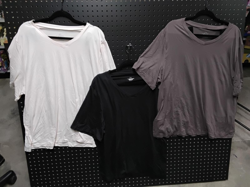 3-Pack Men’s V-Neck Tees XL – Act Fast!