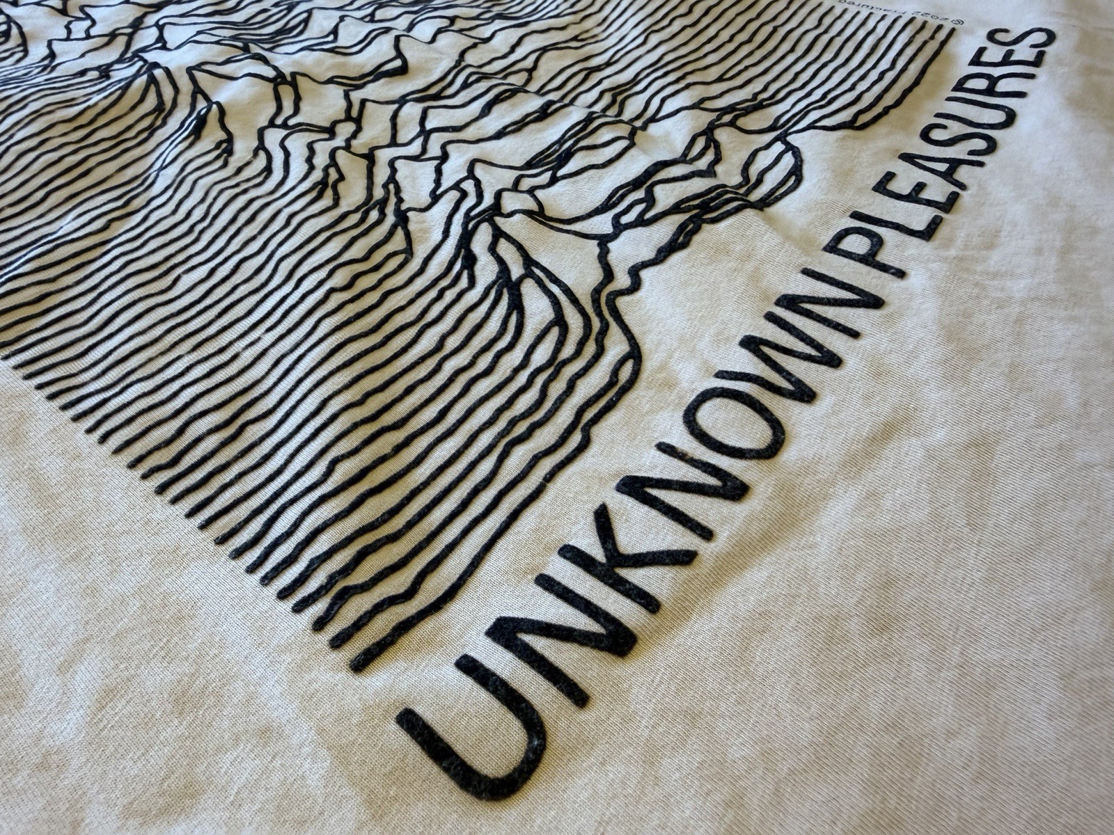 H&M Joy Division Graphic Band T-Shirt Beige Cream White Size Small gallery