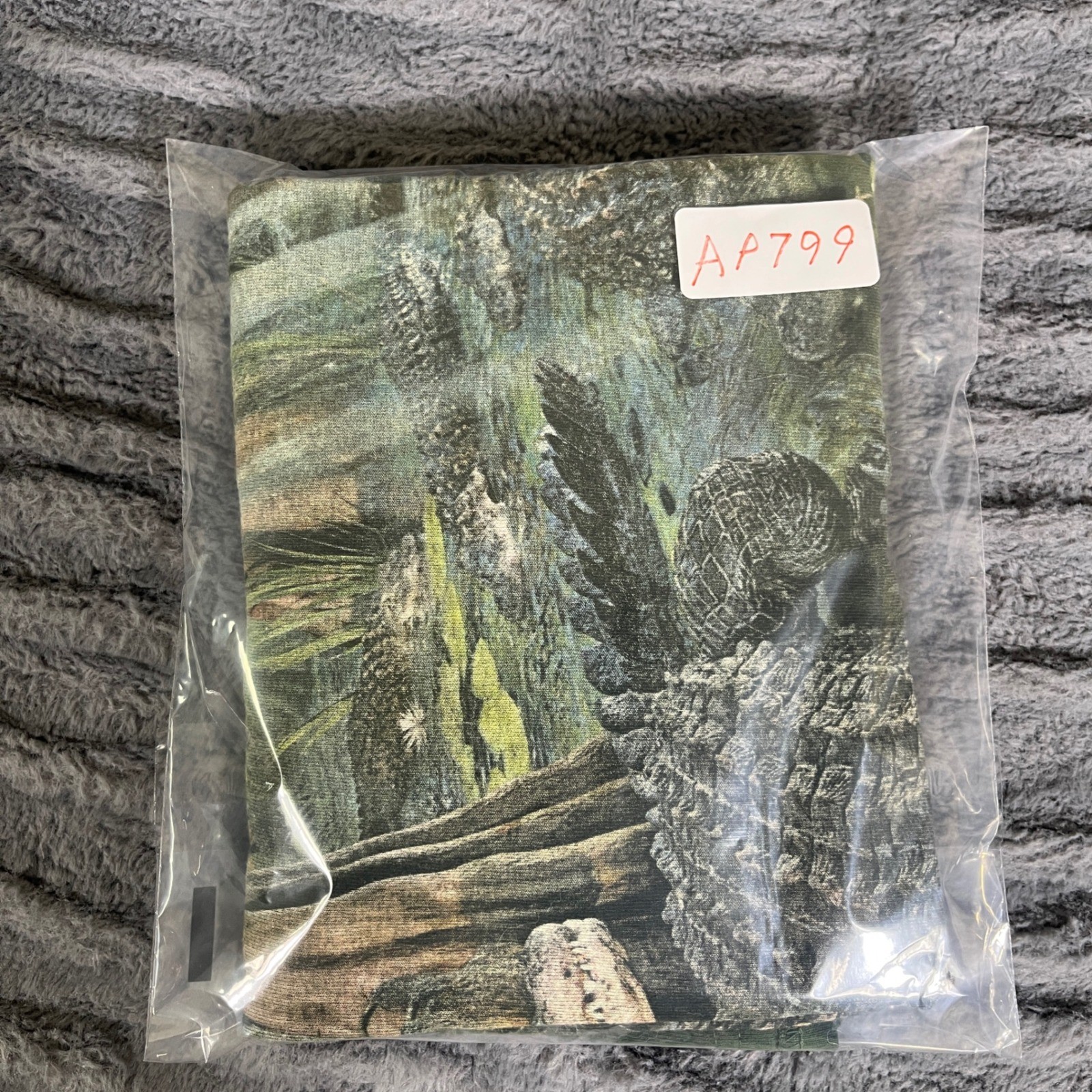 The Mountain Alligator Graphic T-Shirt Green Tie Dye Field Museum Mens Small gallery