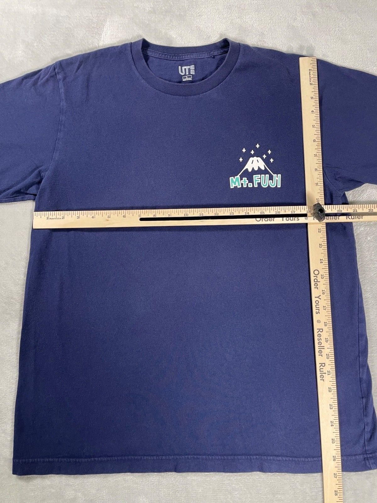 Uniqlo UT T-Shirt Mens L Navy Mt. Fuji Graphic Tee Japan Style Cotton gallery