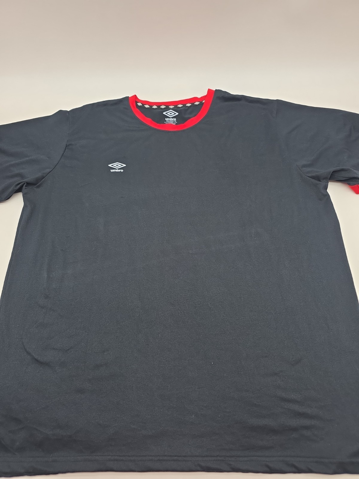 Umbro T-Shirt Men 2XL Black Solid Polyester Spandex Blend.#46877 gallery