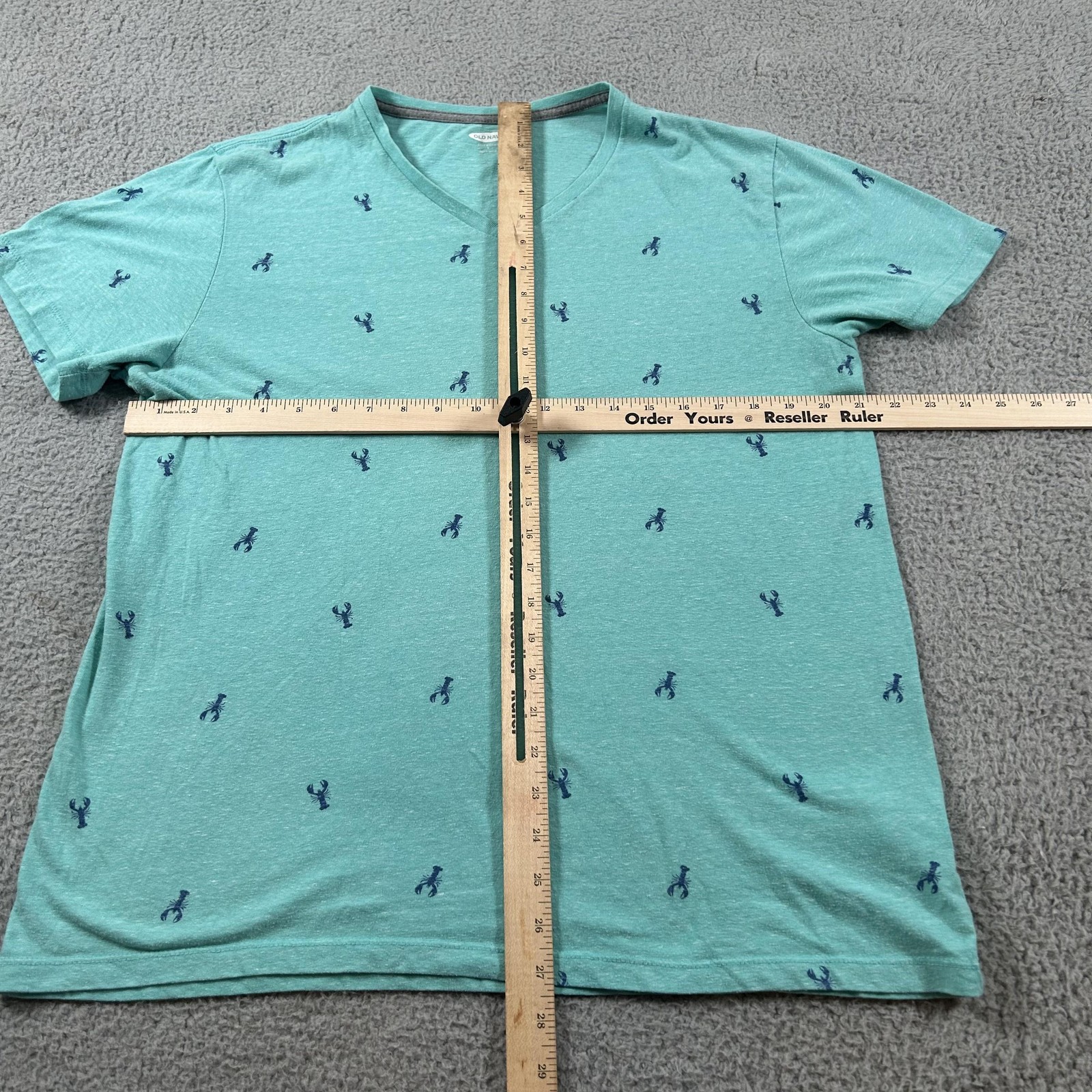 Old Navy Shirt Mens Large Green Lobster Print V-Neck Soft-Washed Graphic Tee gallery