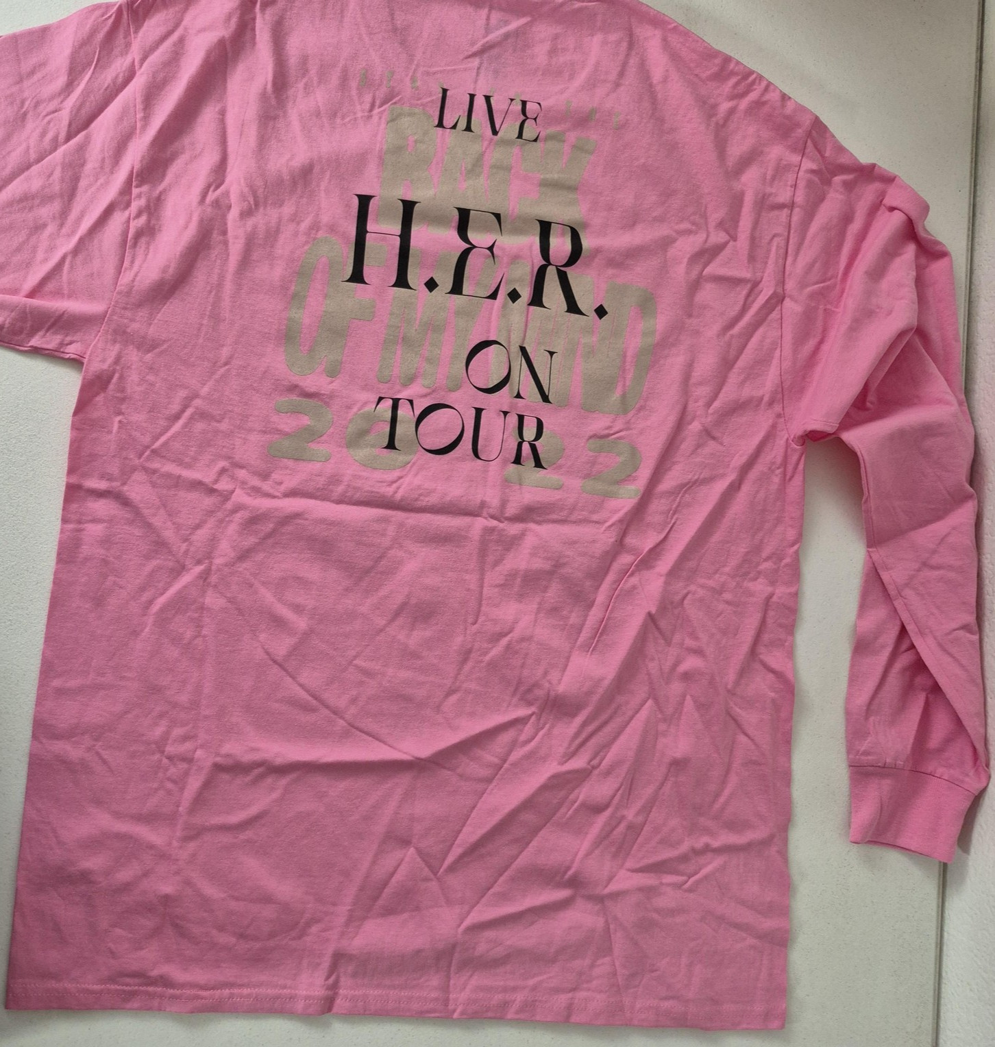 The Thread Shop H.E.R. Shirt Mens XL Pink Live Tour 2022 Long Sleeve Graphic Tee gallery