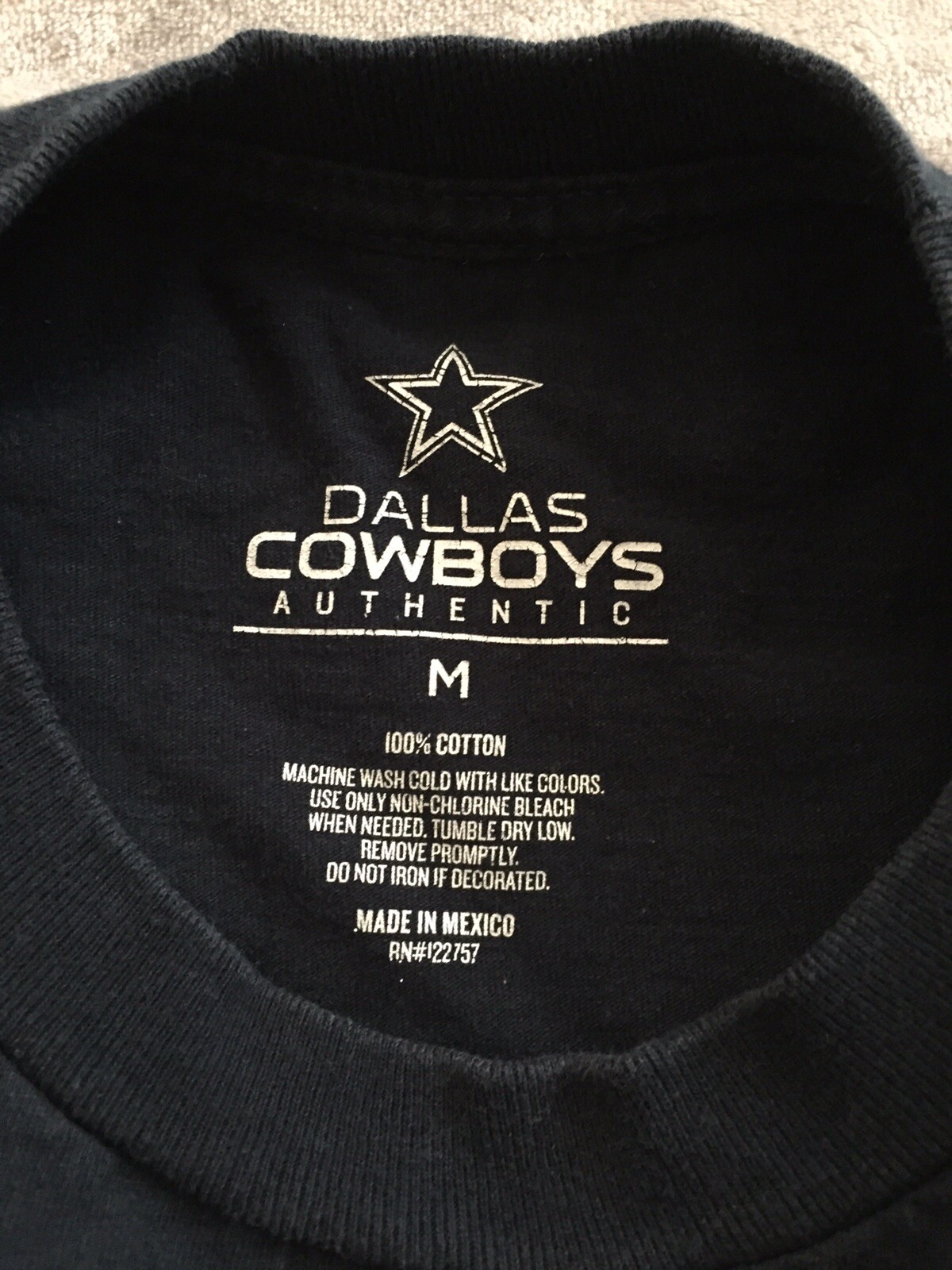 NFL Football DALLAS COWBOYS Authentic Navy Blue T-shirt Men's Size Medium Used gallery