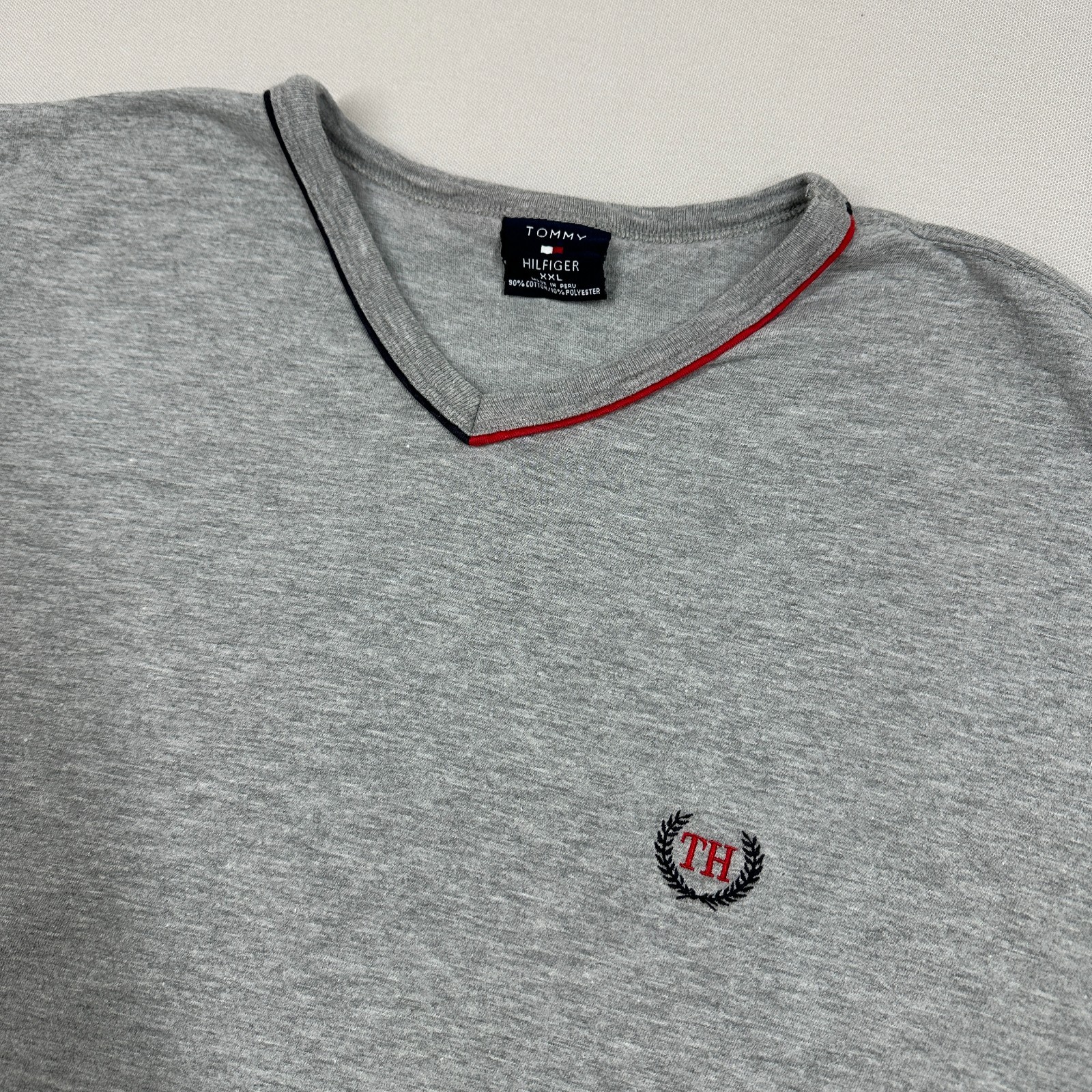 Tommy Hilfiger Challenge V Neck Gray Y2K T-Shirt - Size XXL gallery