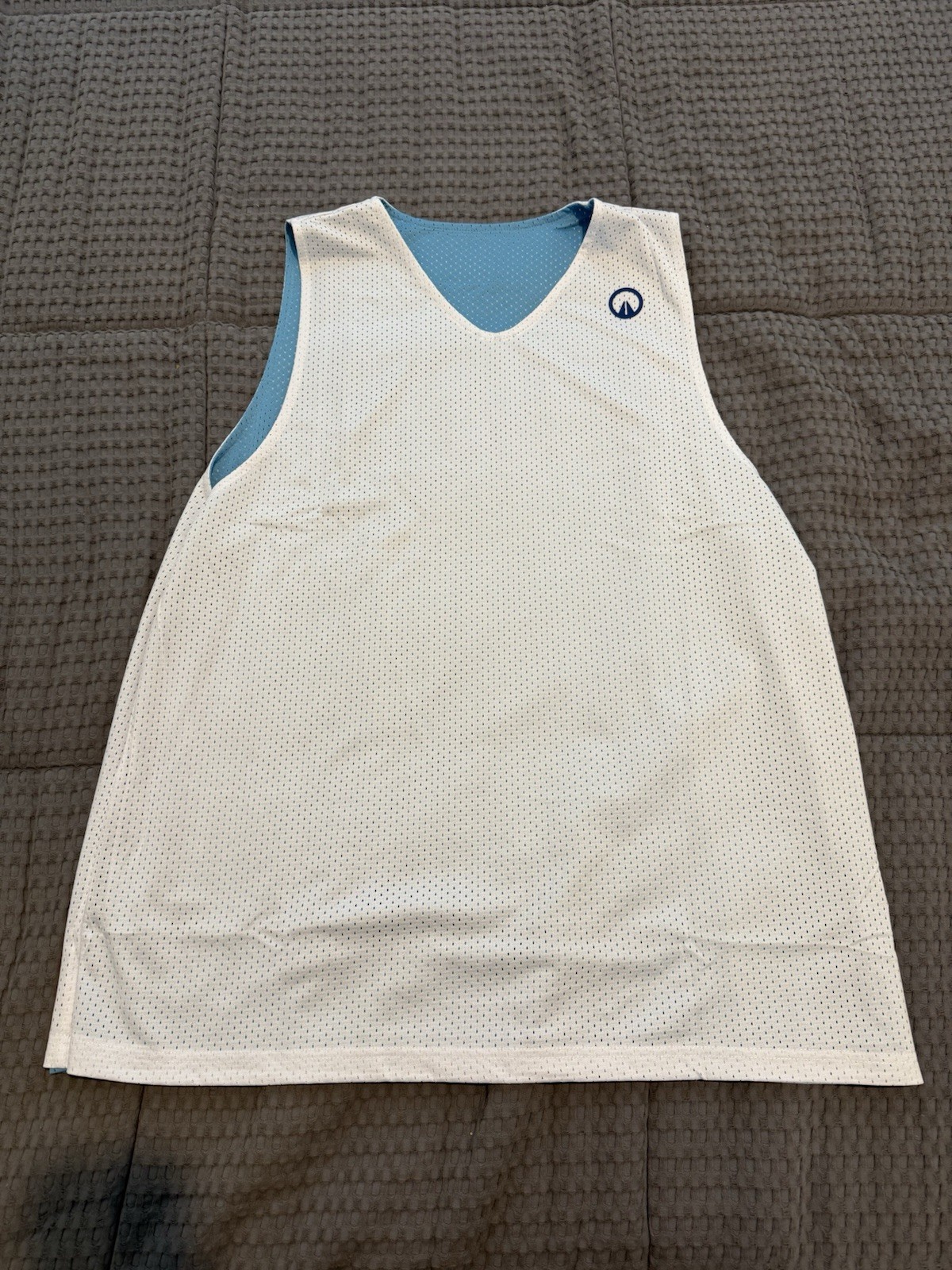 UNKNWN Reversible Mesh Jersey & Shorts Set (LeBron James Brand) – Men’s Size L gallery