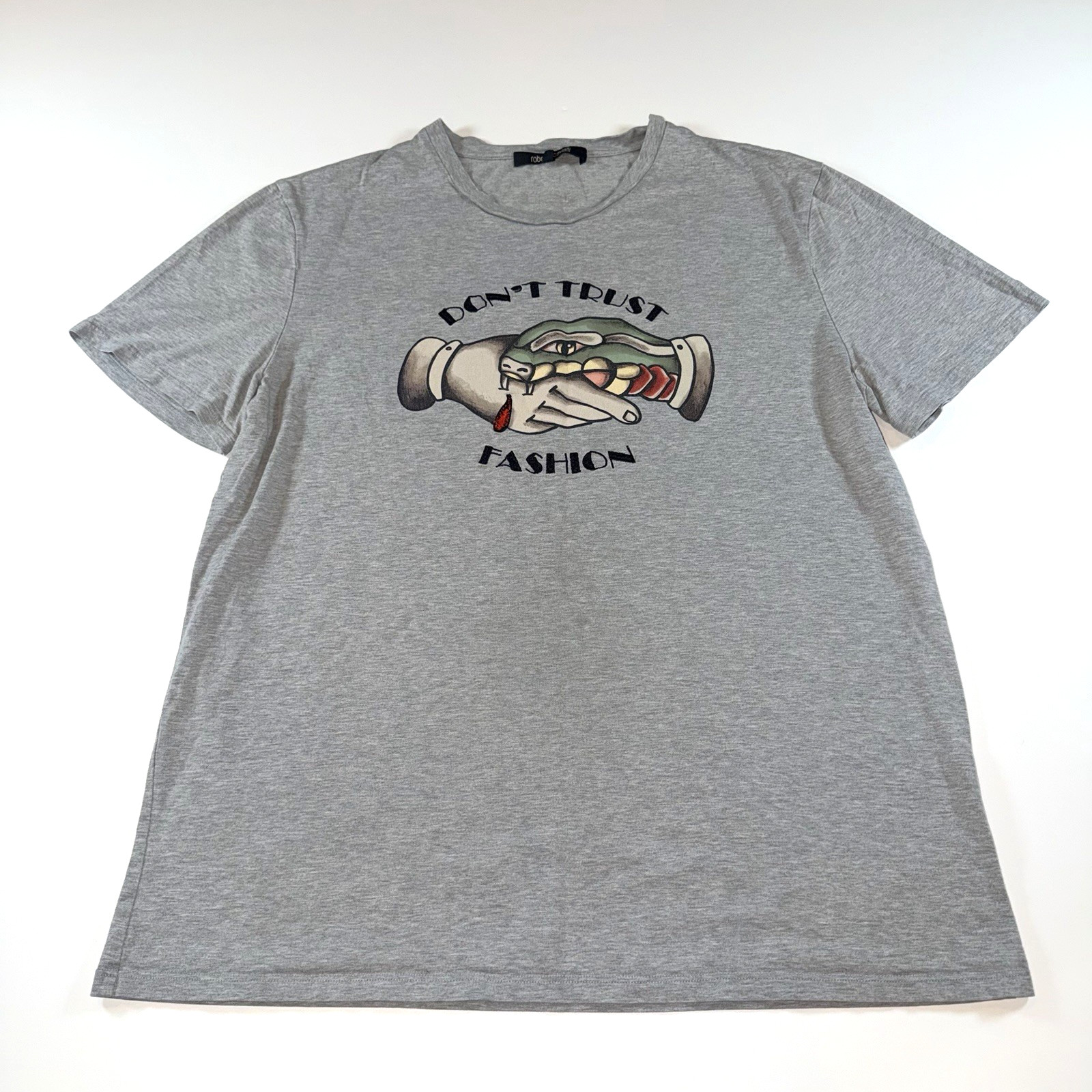 Men’s Roberto Cavalli “Don’t Trust Fashion” Graphic T Shirt Size XXL Runs Small