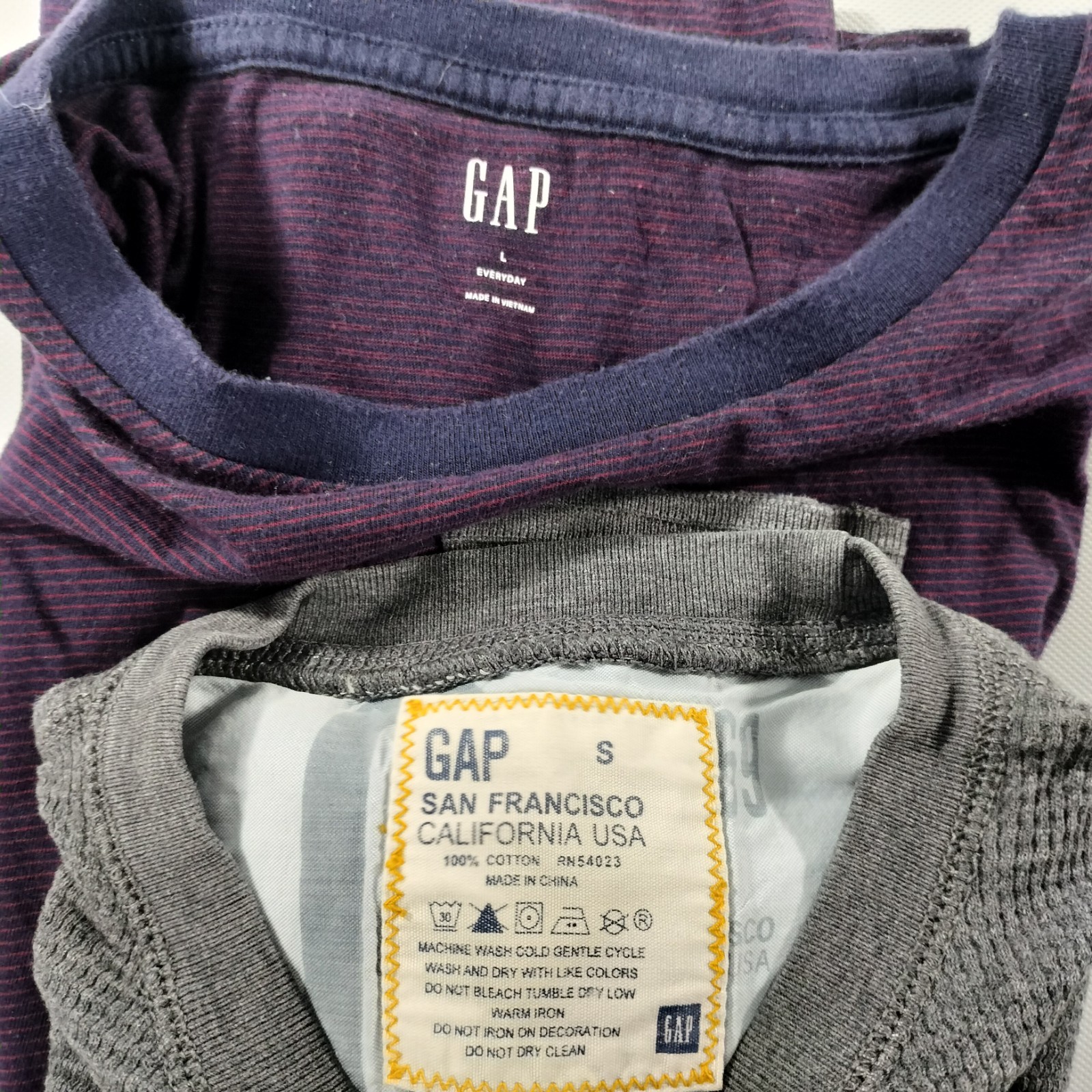 Gap Lot of 6 Crew Neck Pull On Long Sleeve T-shirts Mens Size S/M/L gallery